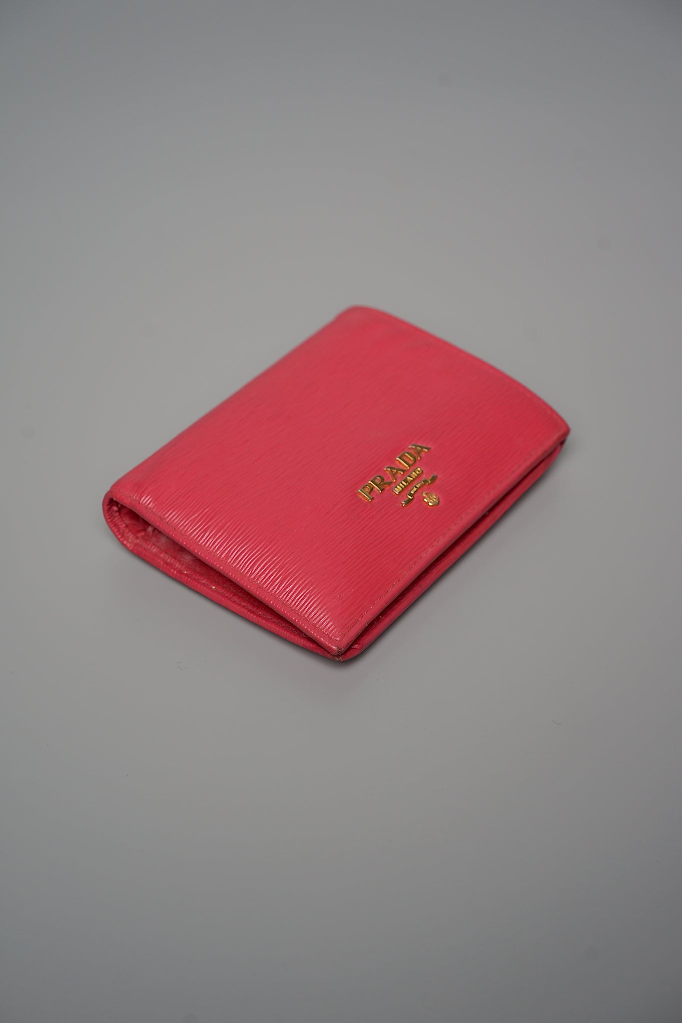 Prada Vitello Move Bi-Fold Wallet Ibisco in Pink