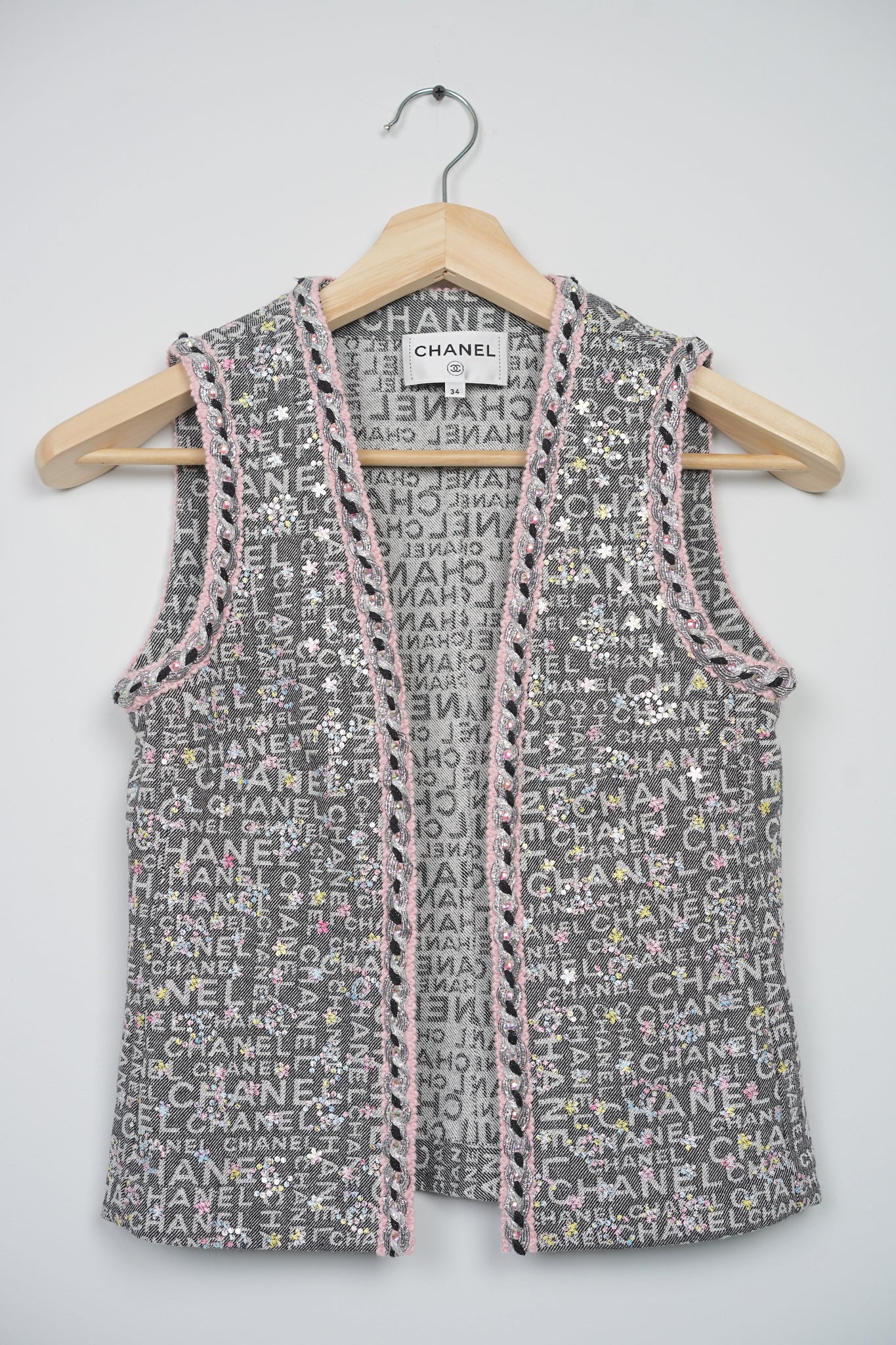Chanel 24C Runway Tweed Vest in Black/ Ecru/ Multicolour Size 34 (Brand New)