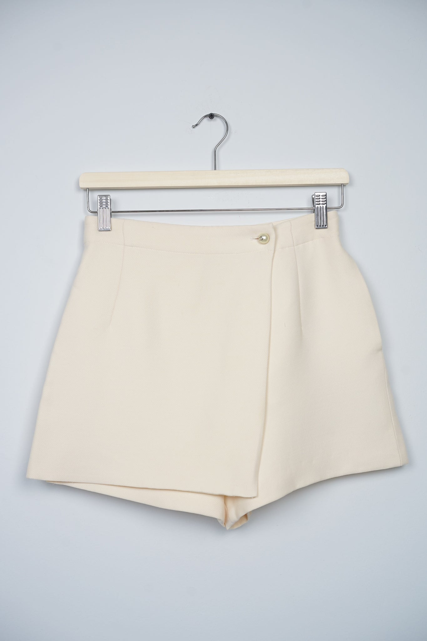 Christian Dior Wrap Skorts in Cream Size 34