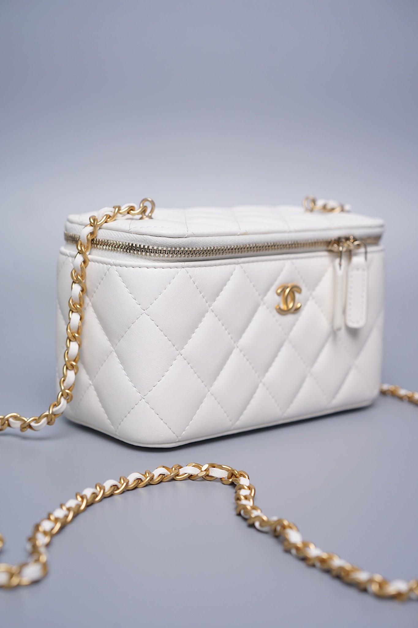 Chanel Pearl Crush Vanity in White (Brand New)