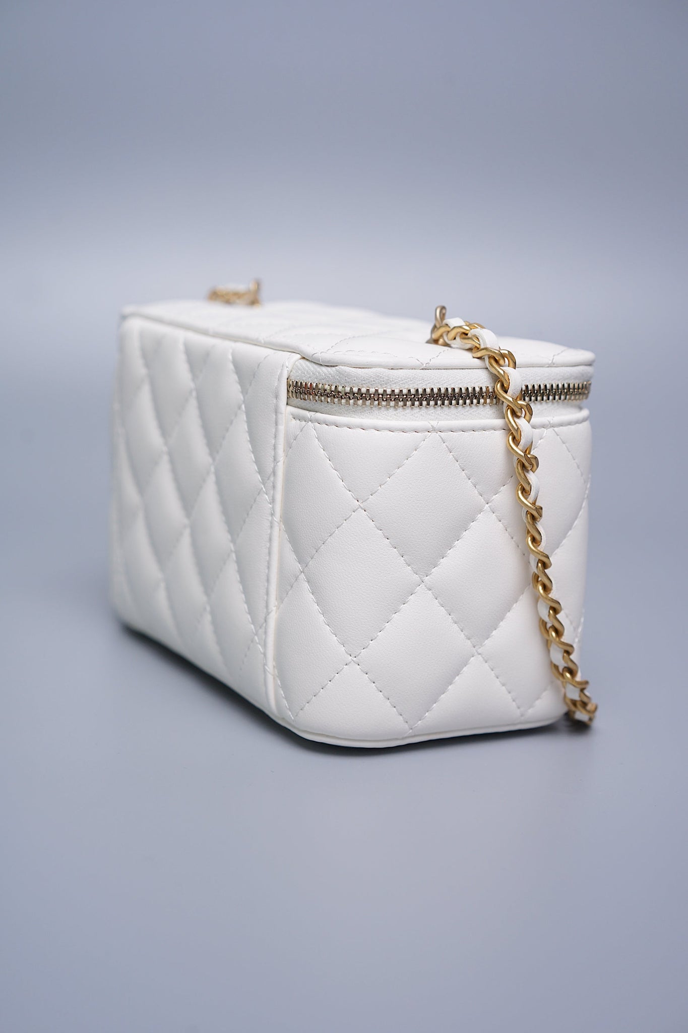 Chanel Pearl Crush Vanity in White (Brand New)