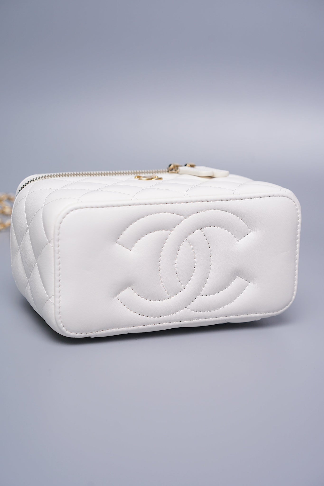 Chanel Pearl Crush Vanity in White (Brand New)