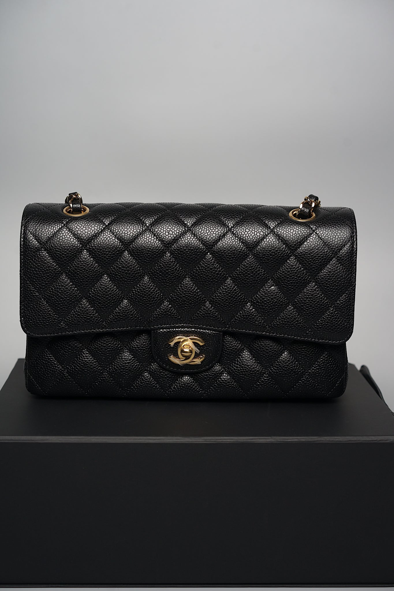 Chanel Medium Classic Double Flap in Black Caviar Ghw