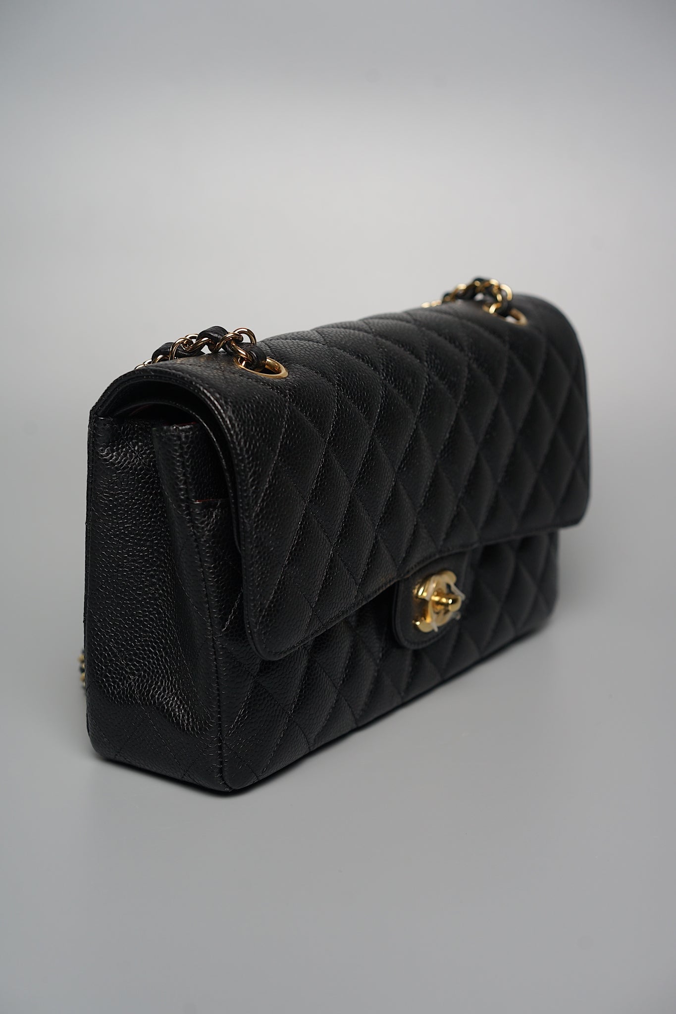 Chanel Medium Classic Double Flap in Black Caviar Ghw