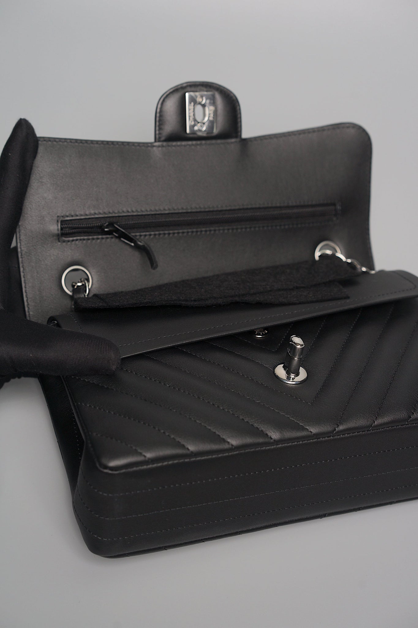 Chanel Chevron Small Double Flap in Black Lambskin Shw (Brand New)