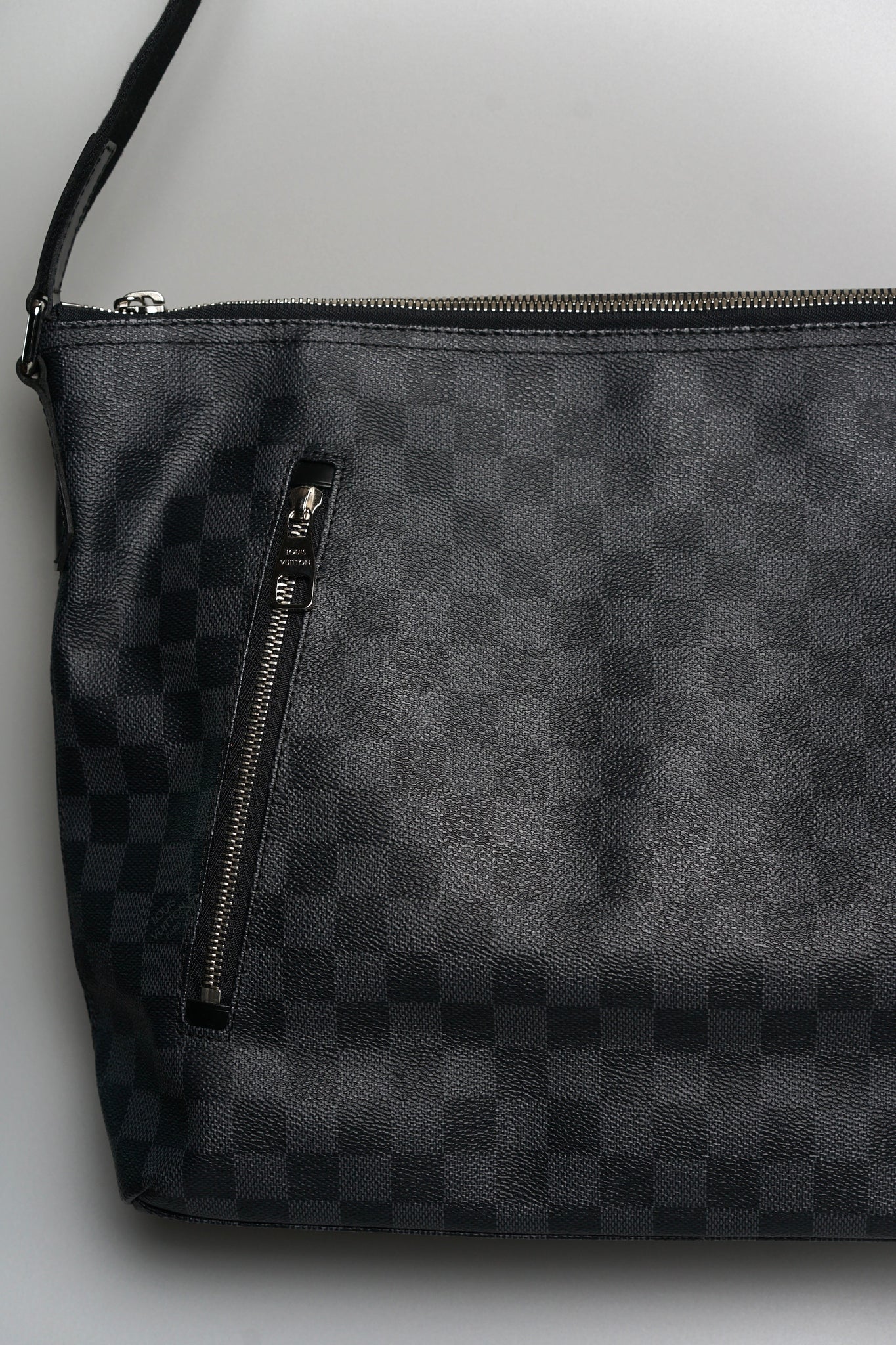LV Messenger Bag in Monogram Damier