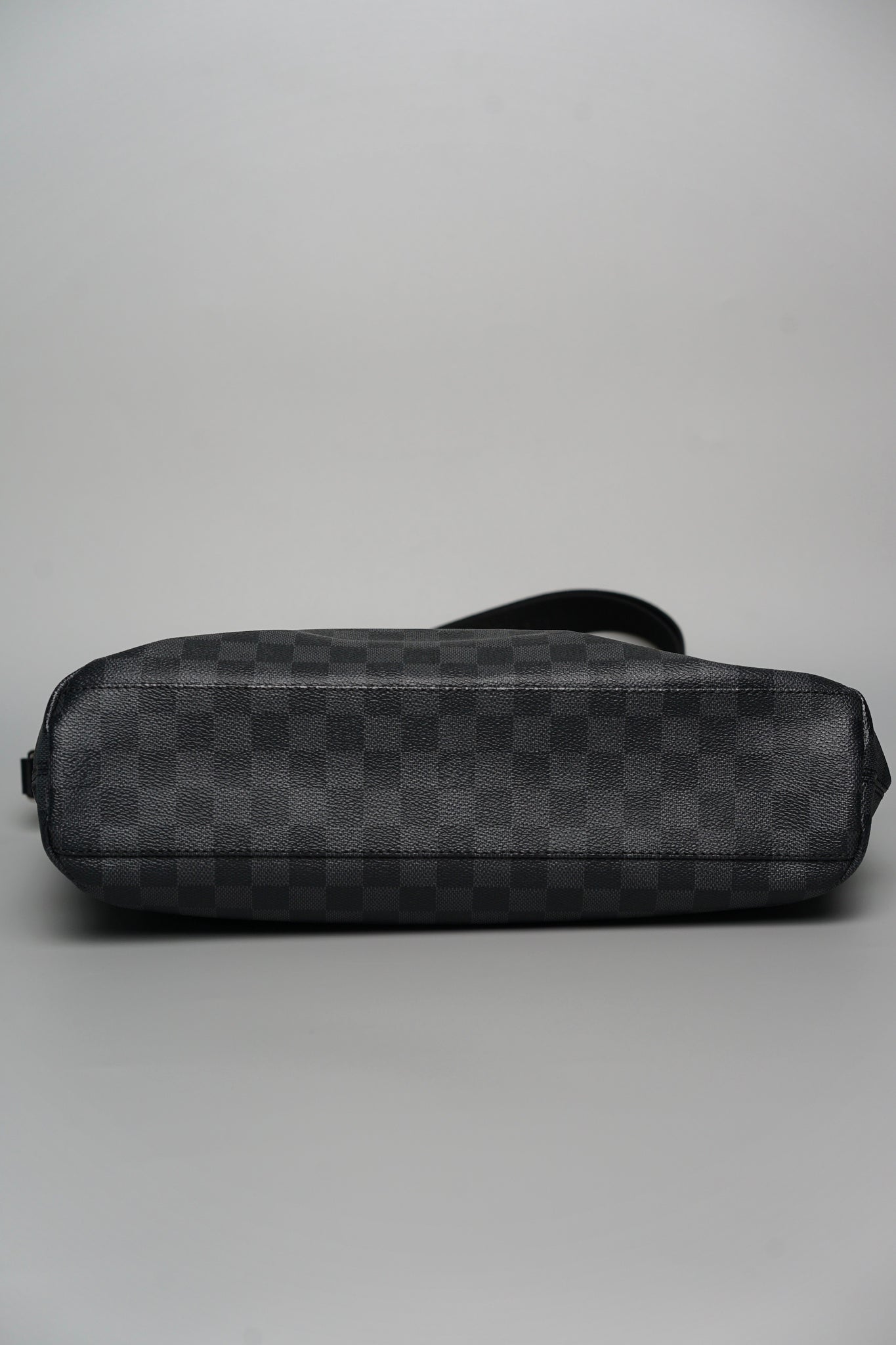 LV Messenger Bag in Monogram Damier