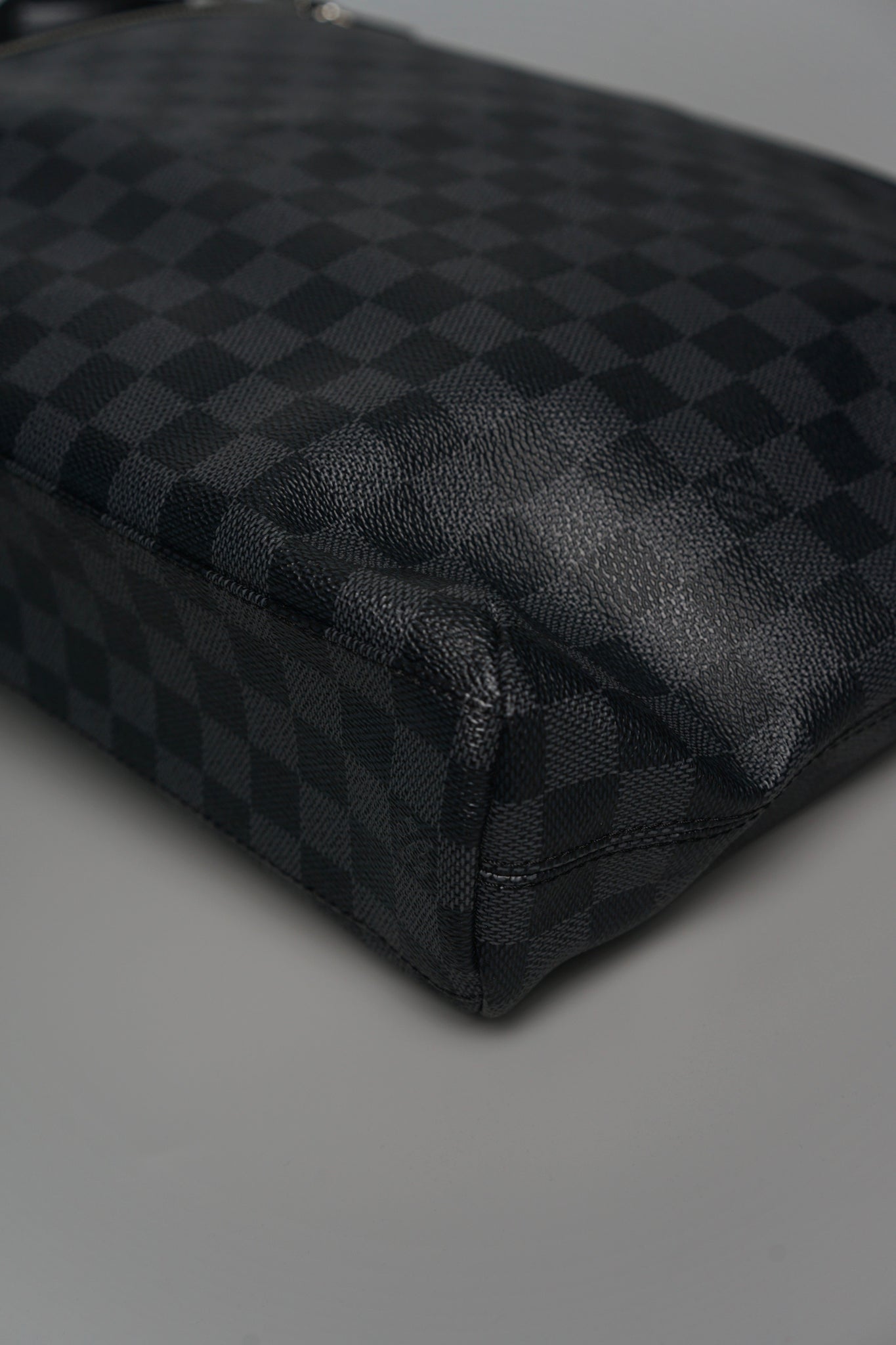 LV Messenger Bag in Monogram Damier