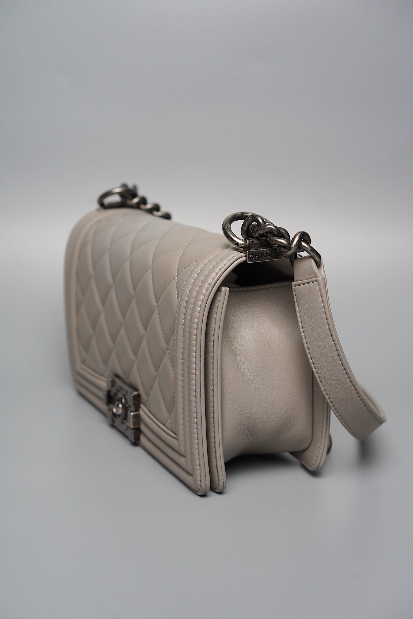 Boy Chanel Medium in Grey Lambskin