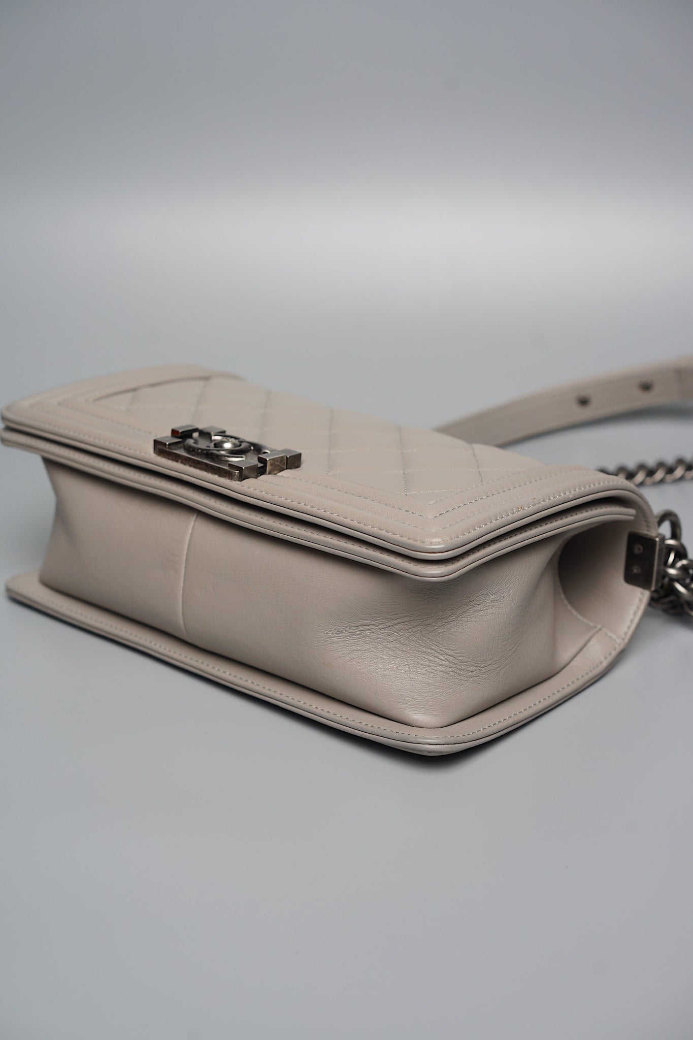 Boy Chanel Medium in Grey Lambskin