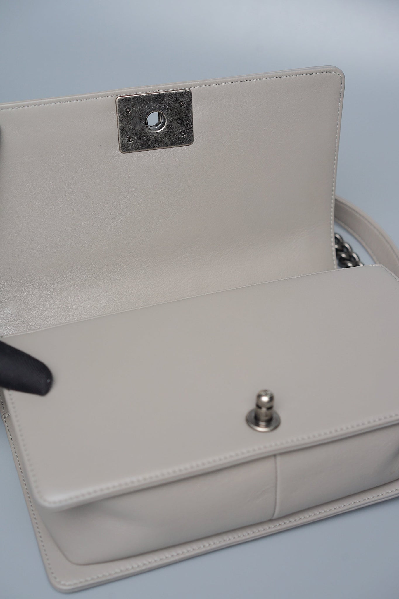 Boy Chanel Medium in Grey Lambskin