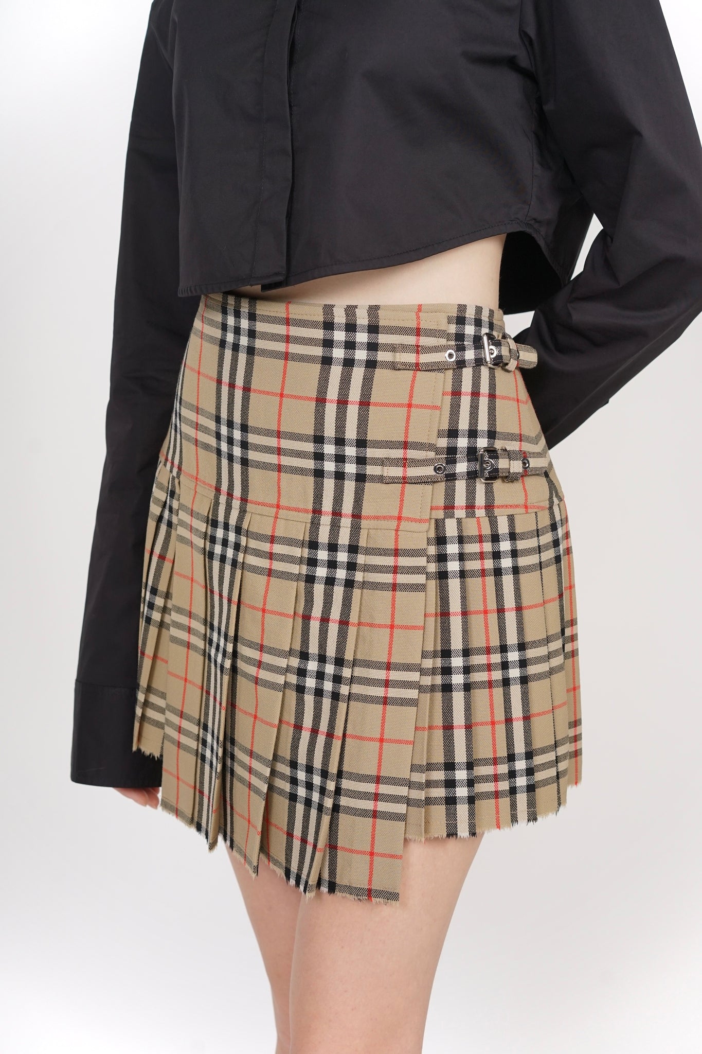 Burberry Nova Pleated Skirt in Beige Checks Size 40 (Brand New)