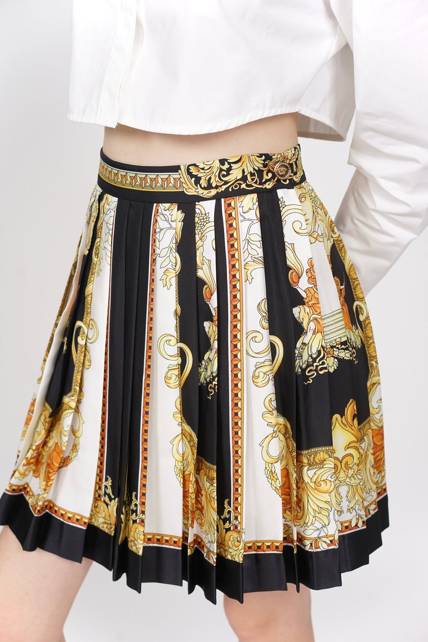 Versace Pleated Skirt in Yellow/White/Black Size 40 (Brand New)