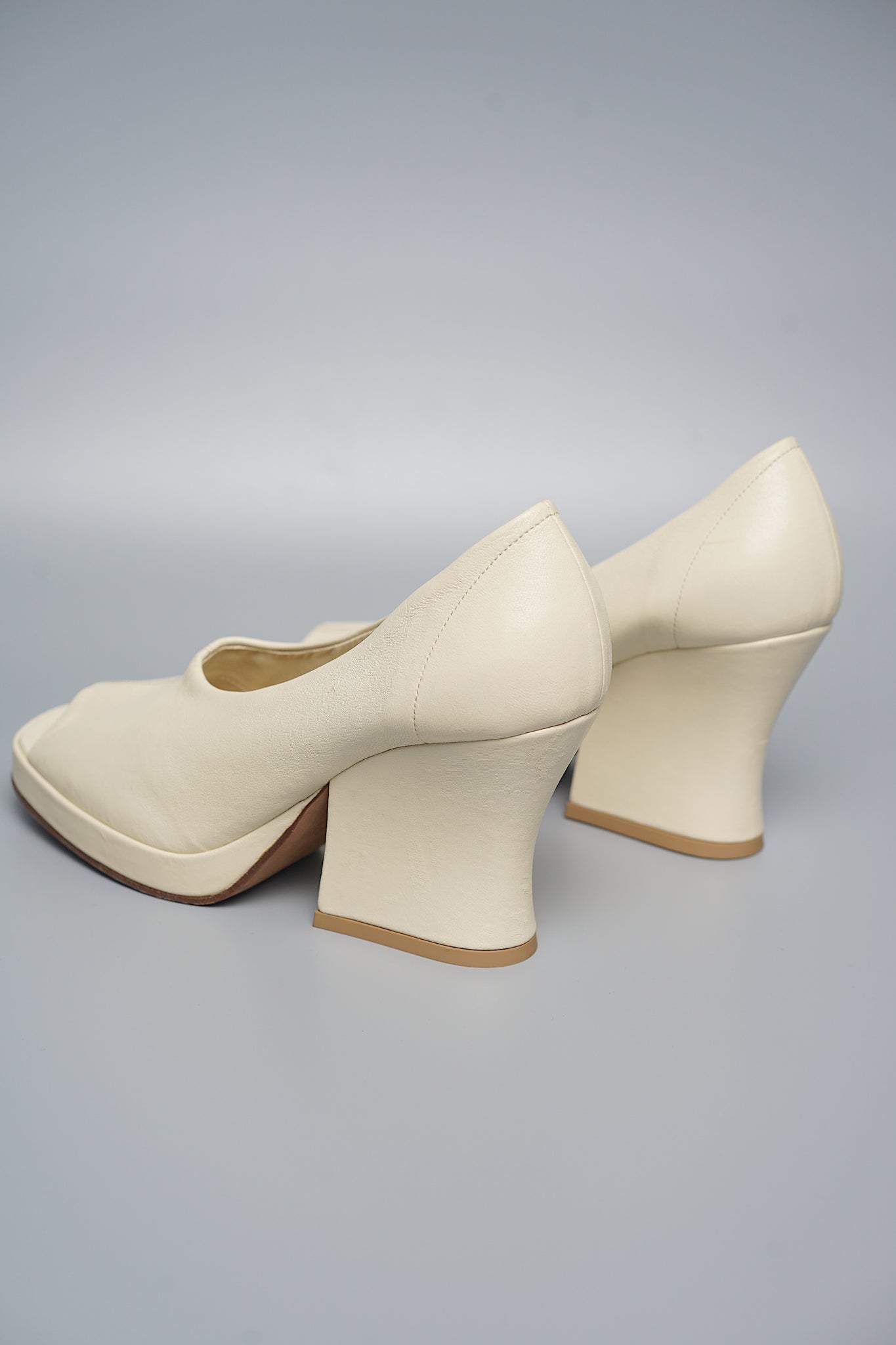 Bottega Veneta Stack Open-Toe Pumps in Cane Sugar Size 40