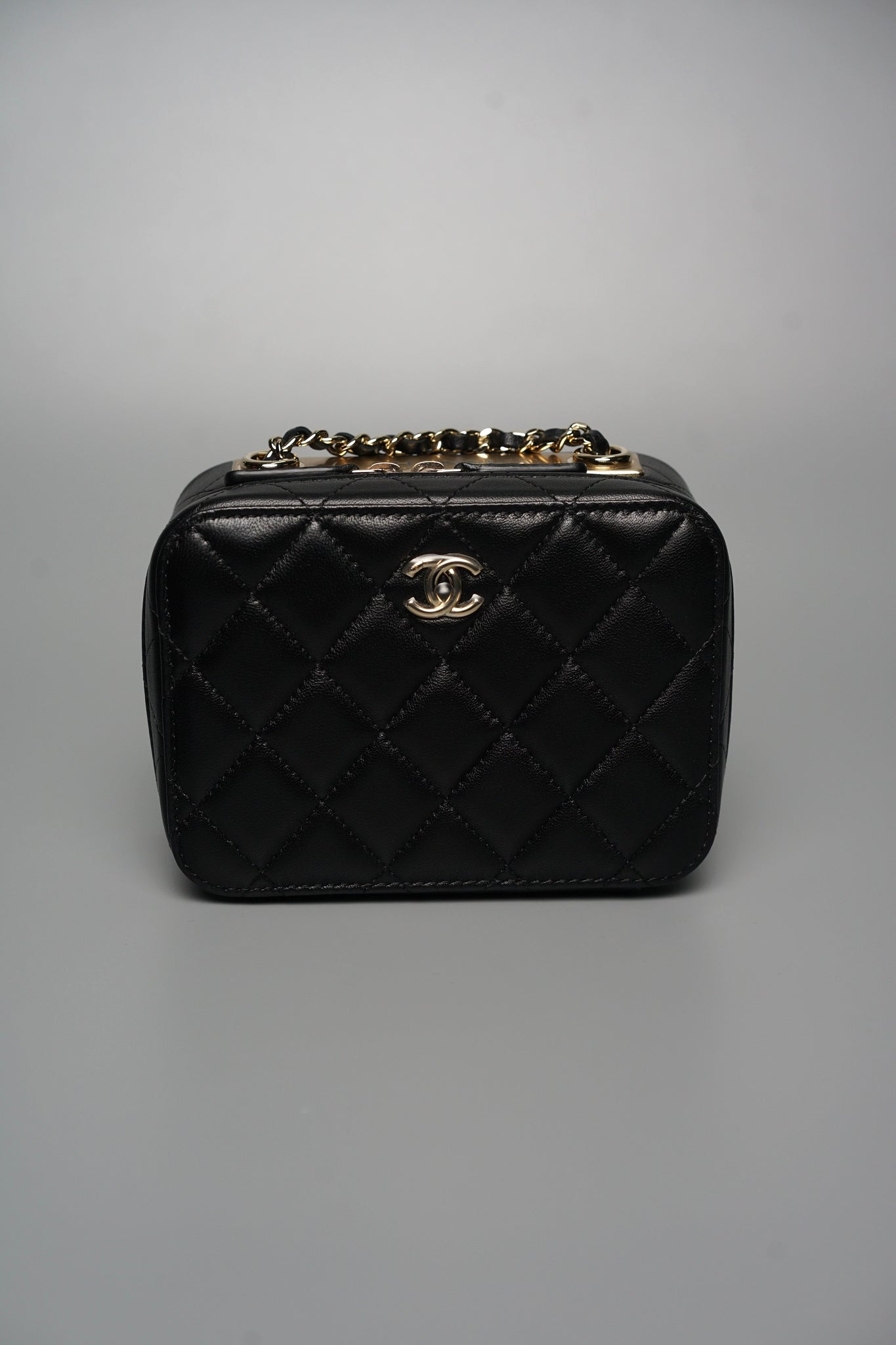 Chanel Trendy CC Camera Bag in Black Lambskin Lghw (Brand New)