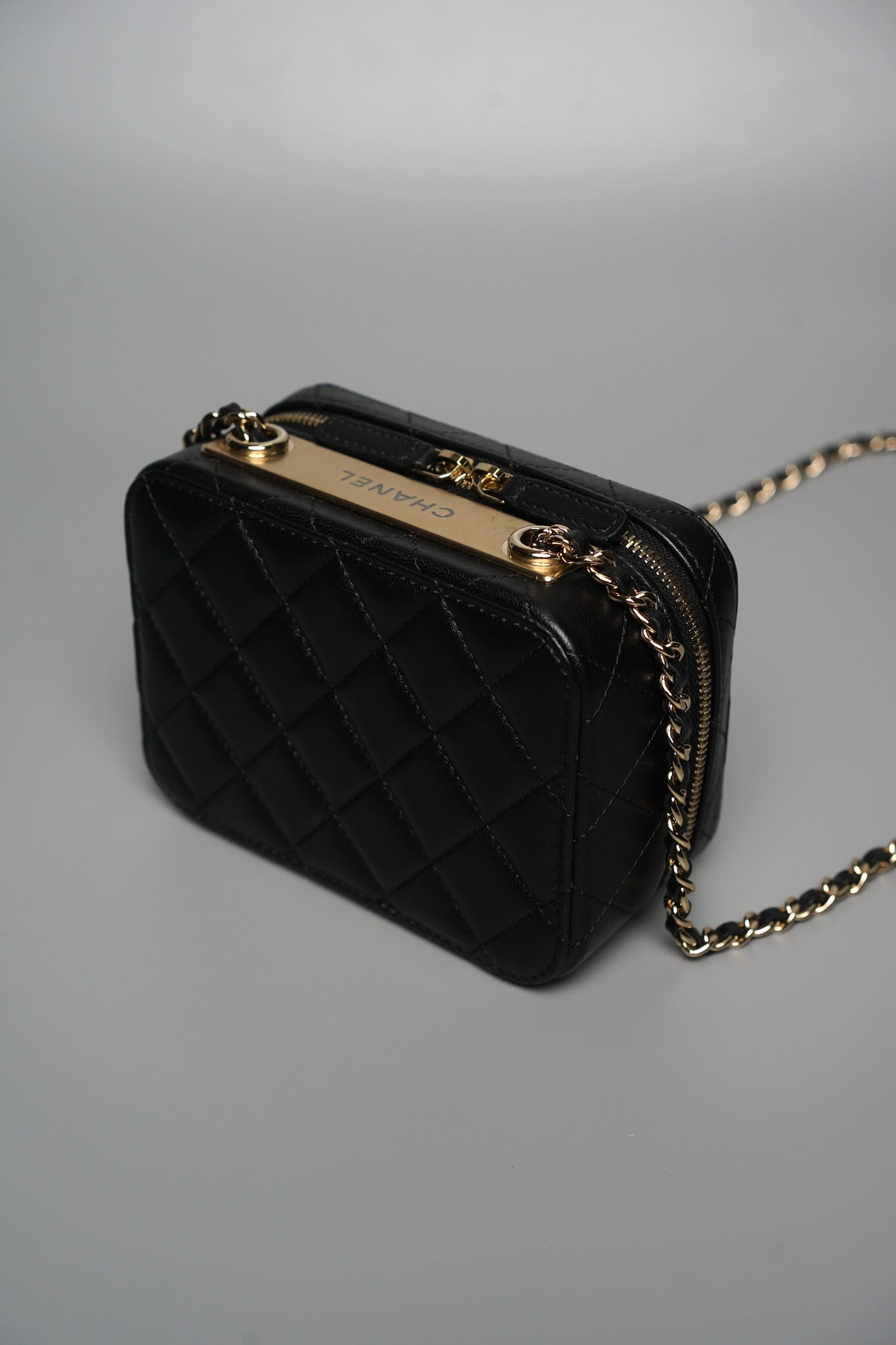 Chanel Trendy CC Camera Bag in Black Lambskin Lghw (Brand New)