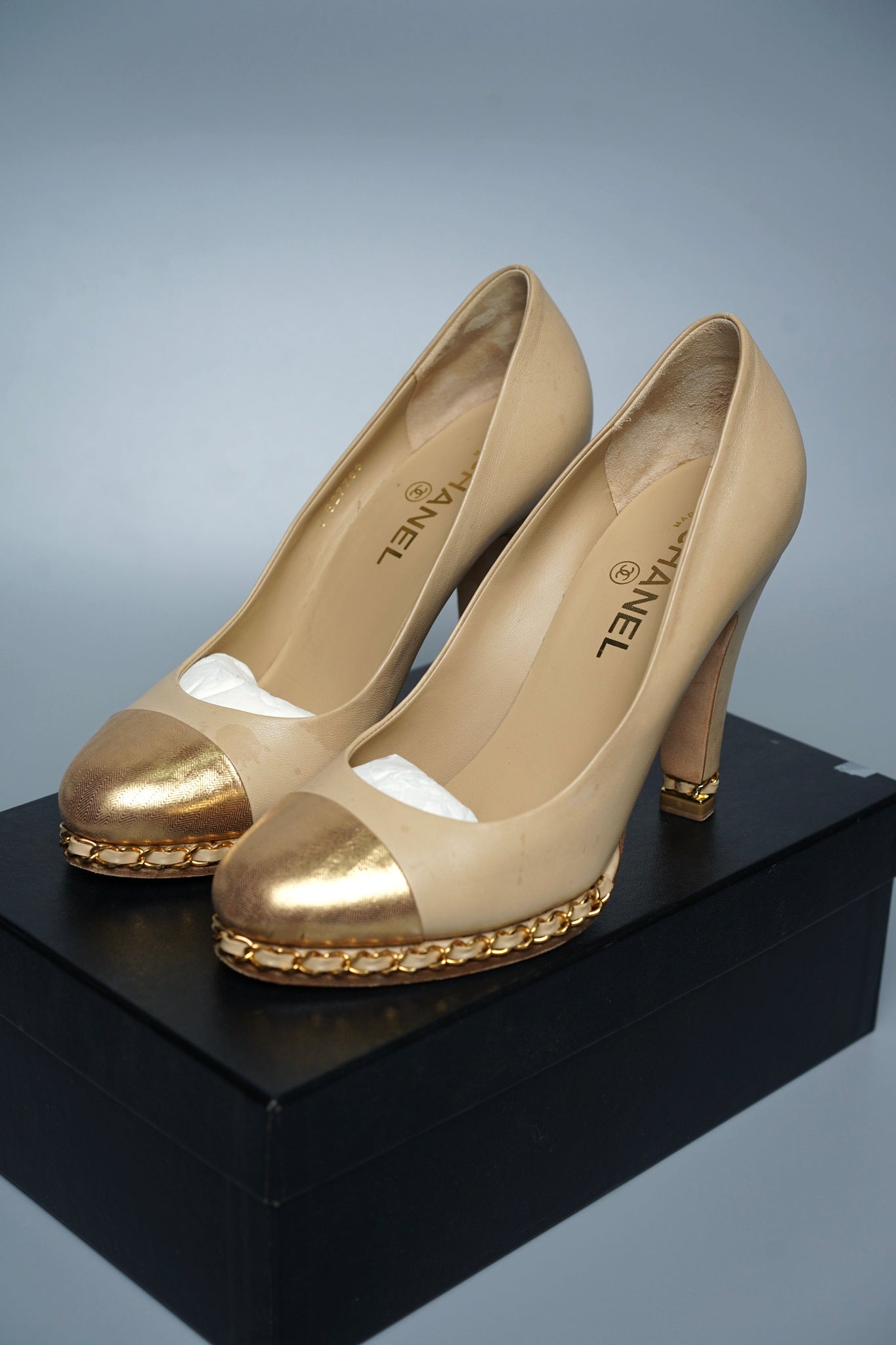 Chanel Leather CC Cap Toe Chain Link Platform Pumps in Light Beige/Gold Size 39