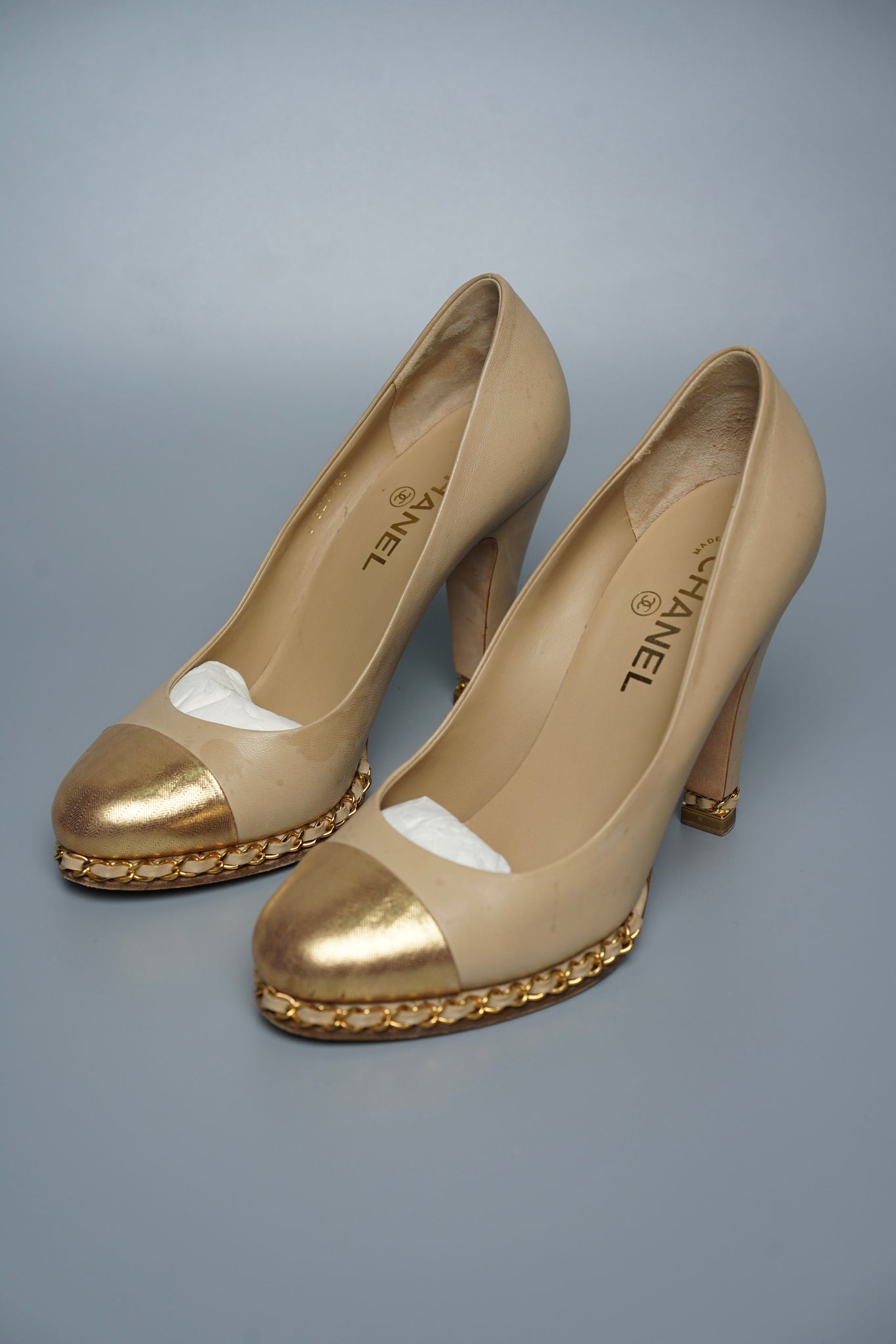 Chanel Leather CC Cap Toe Chain Link Platform Pumps in Light Beige/Gold Size 39