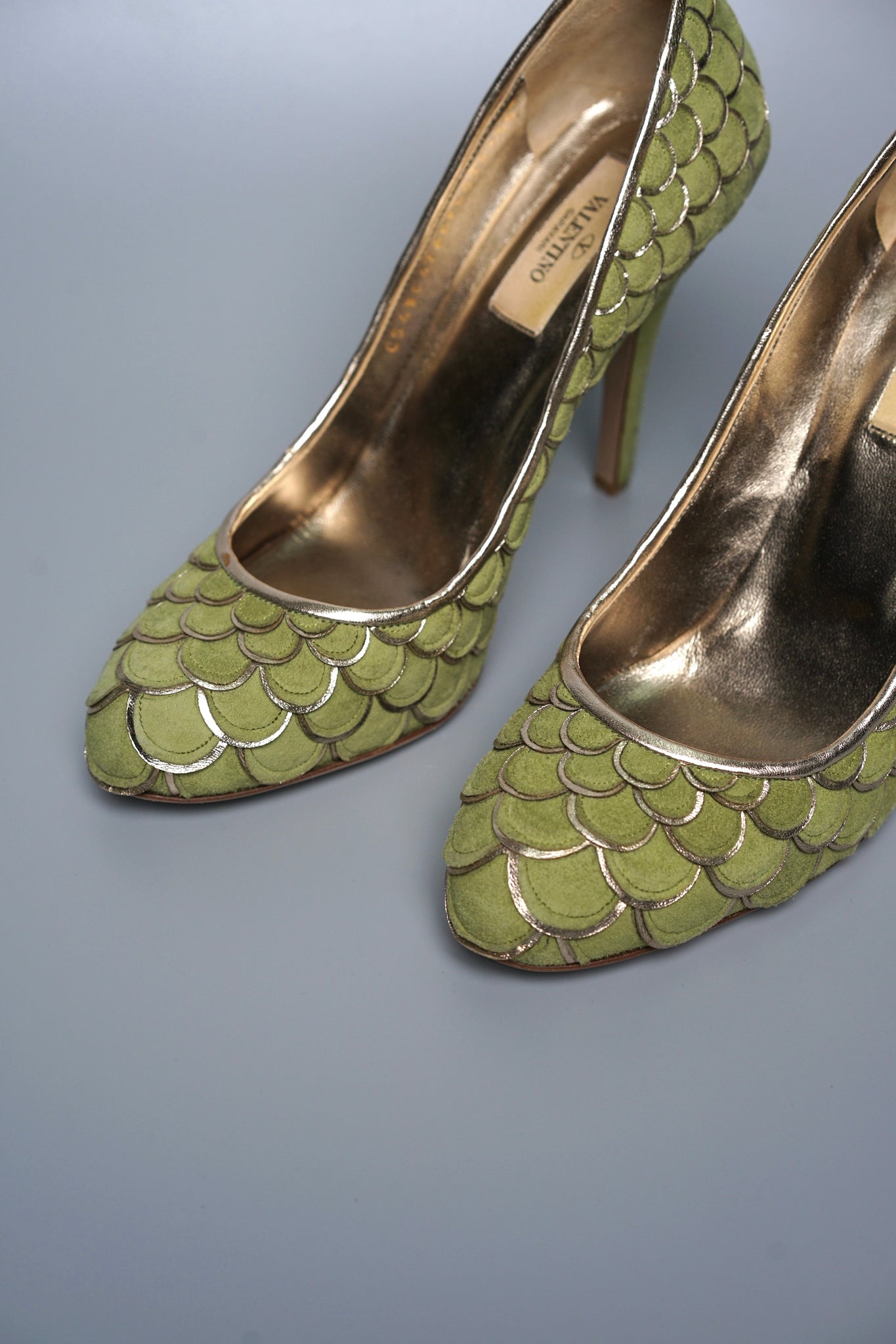 Valentino Suede Pumps in Green Size 38
