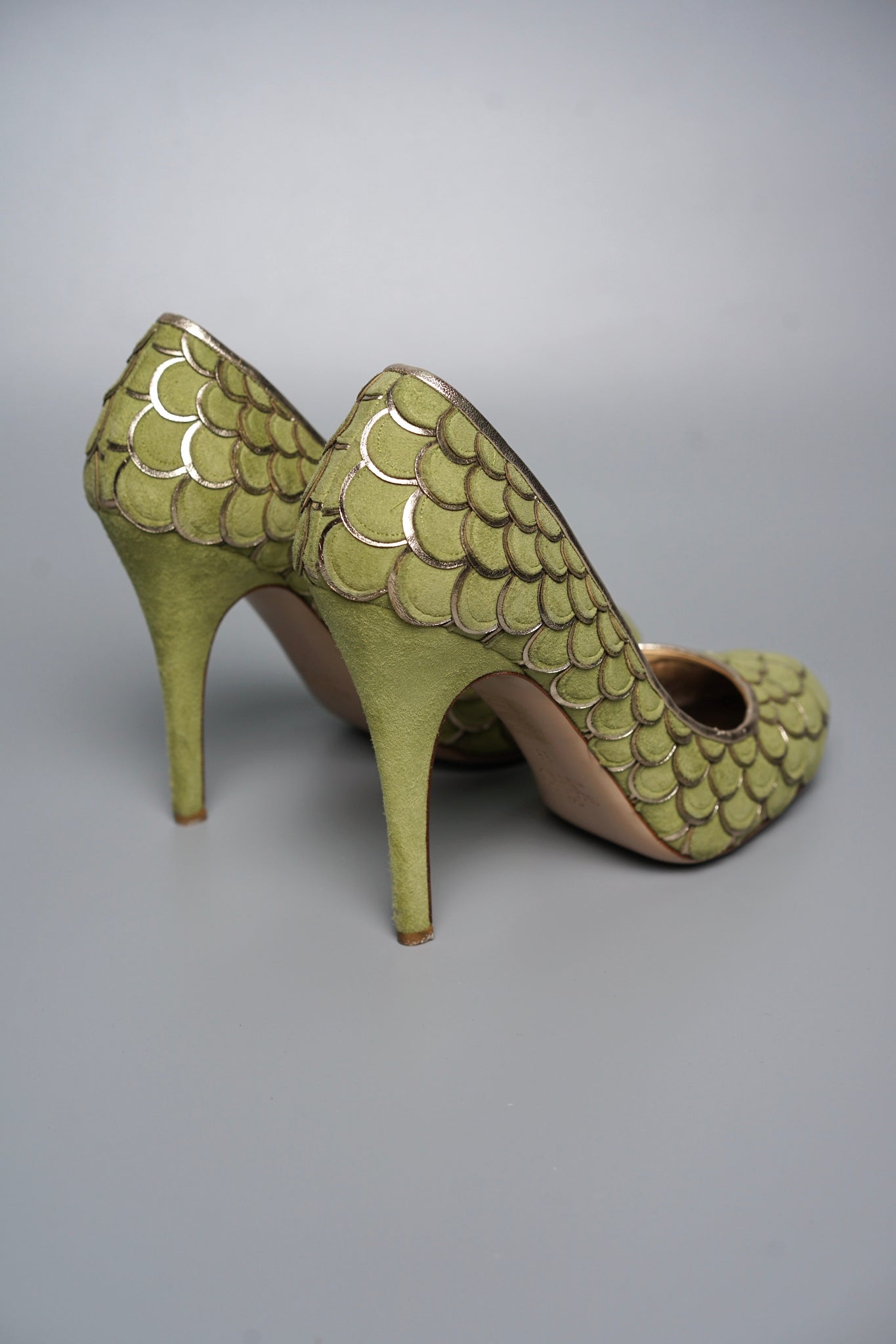 Valentino Suede Pumps in Green Size 38