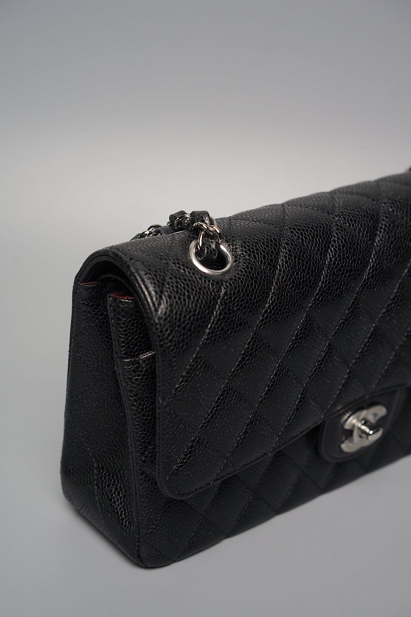 Chanel Classic Double Flap Medium in Black Caviar Shw (Brand new)