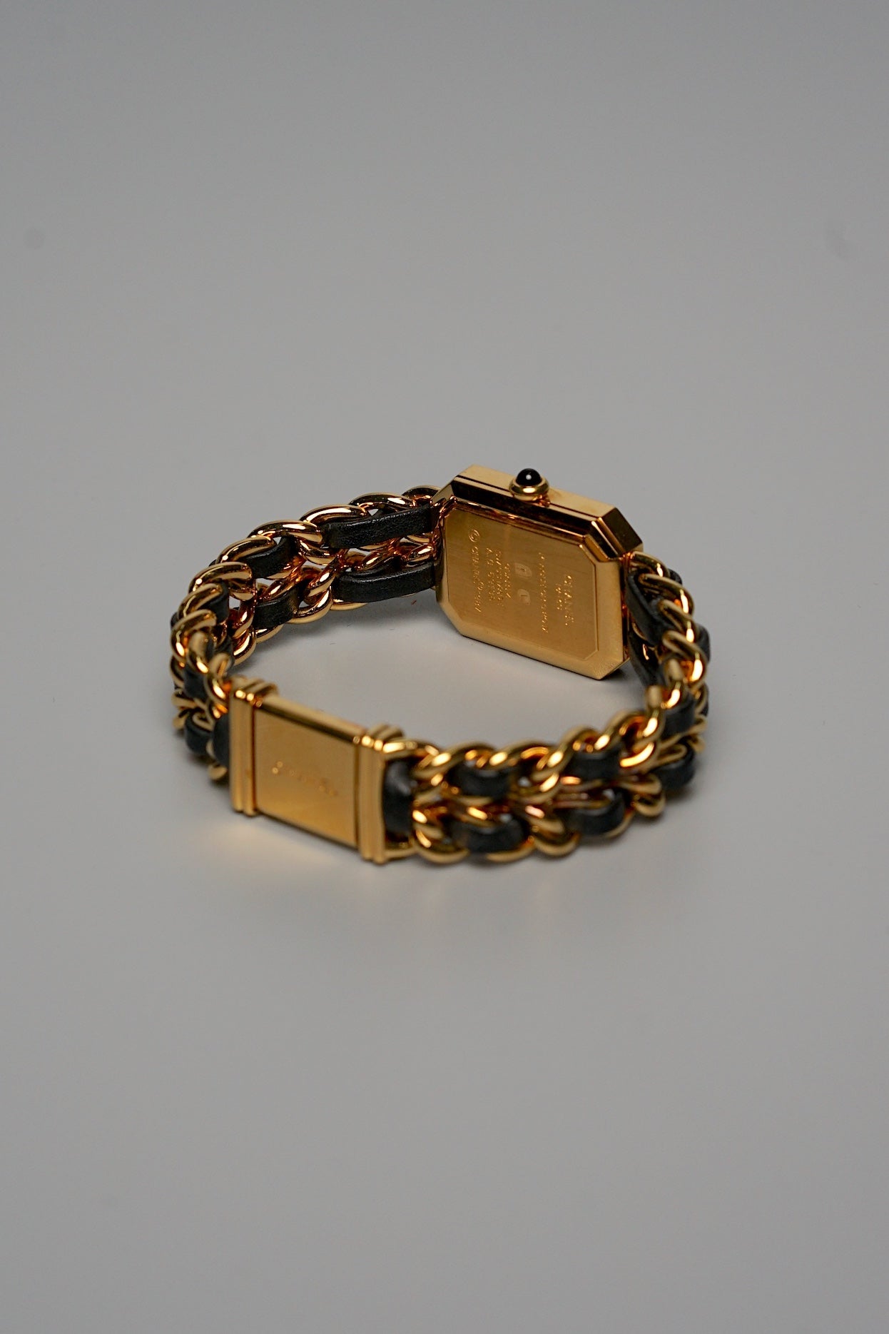 Chanel Premiere Watch Size M in Black / Gold