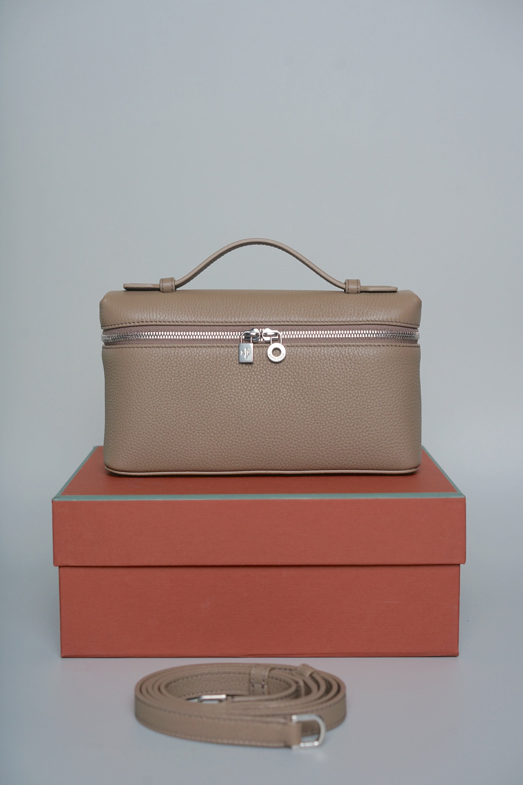 Loro Piana – BRANDPORTER