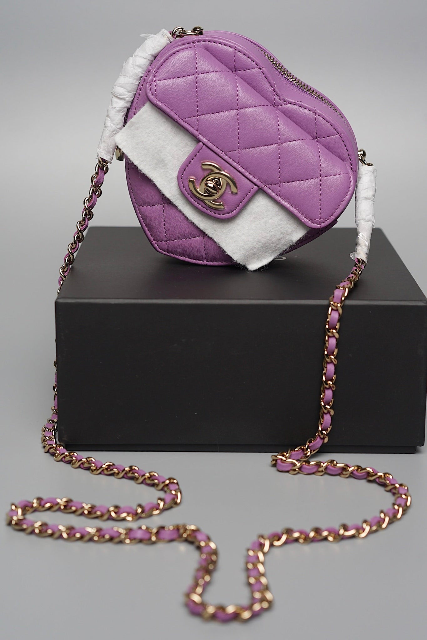 Chanel 22s Small Heart Bag in Purple (Brand New)