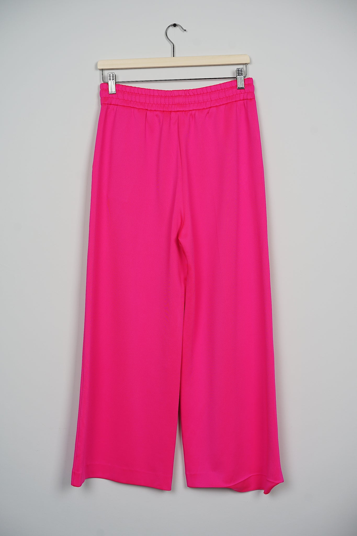 Gucci Logo Patch Jersey Sweatshirt and Pants in Neon Pink Size M