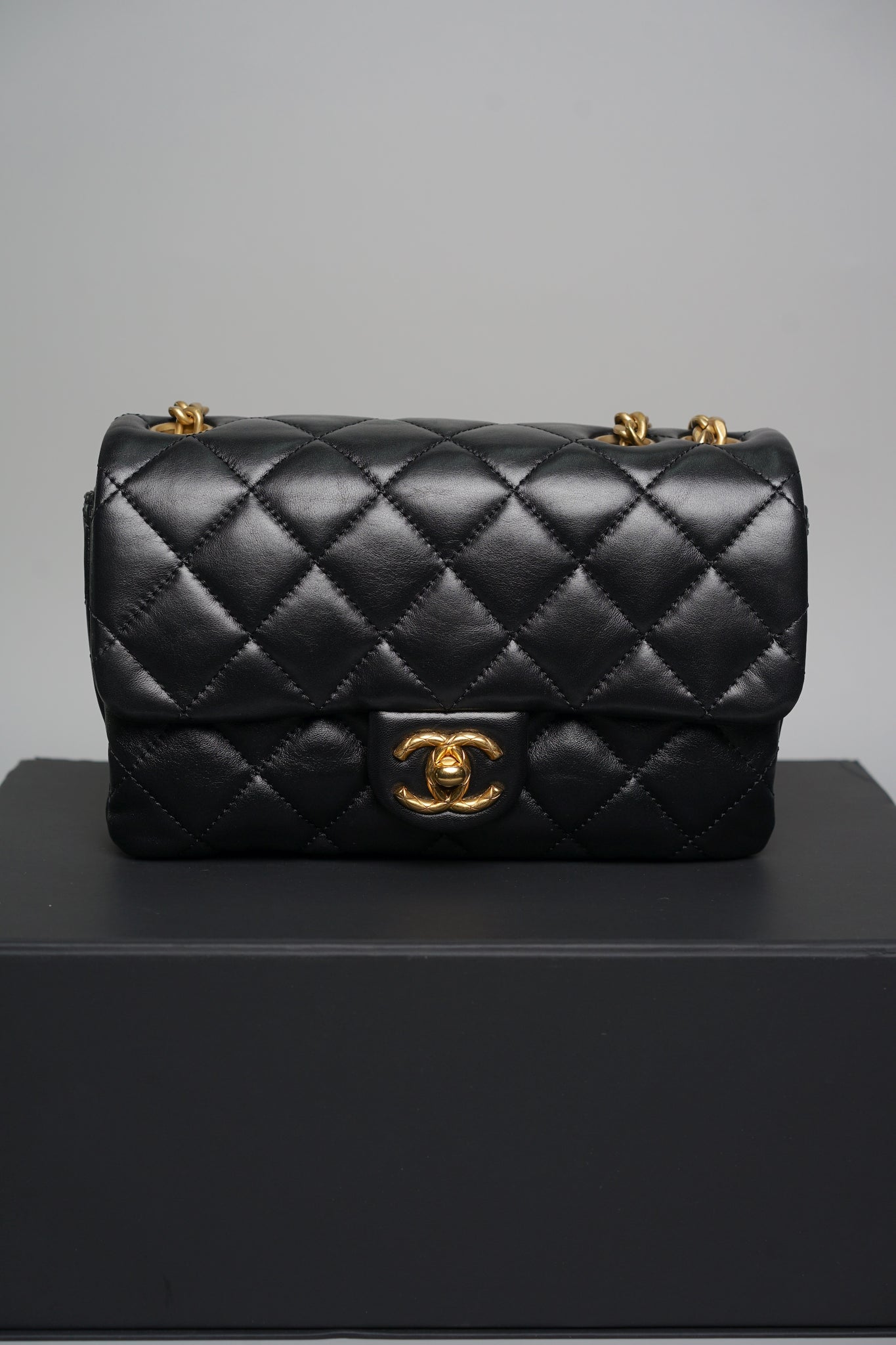 Chanel 22K Small Flap Bag in Black Lambskin Bghw