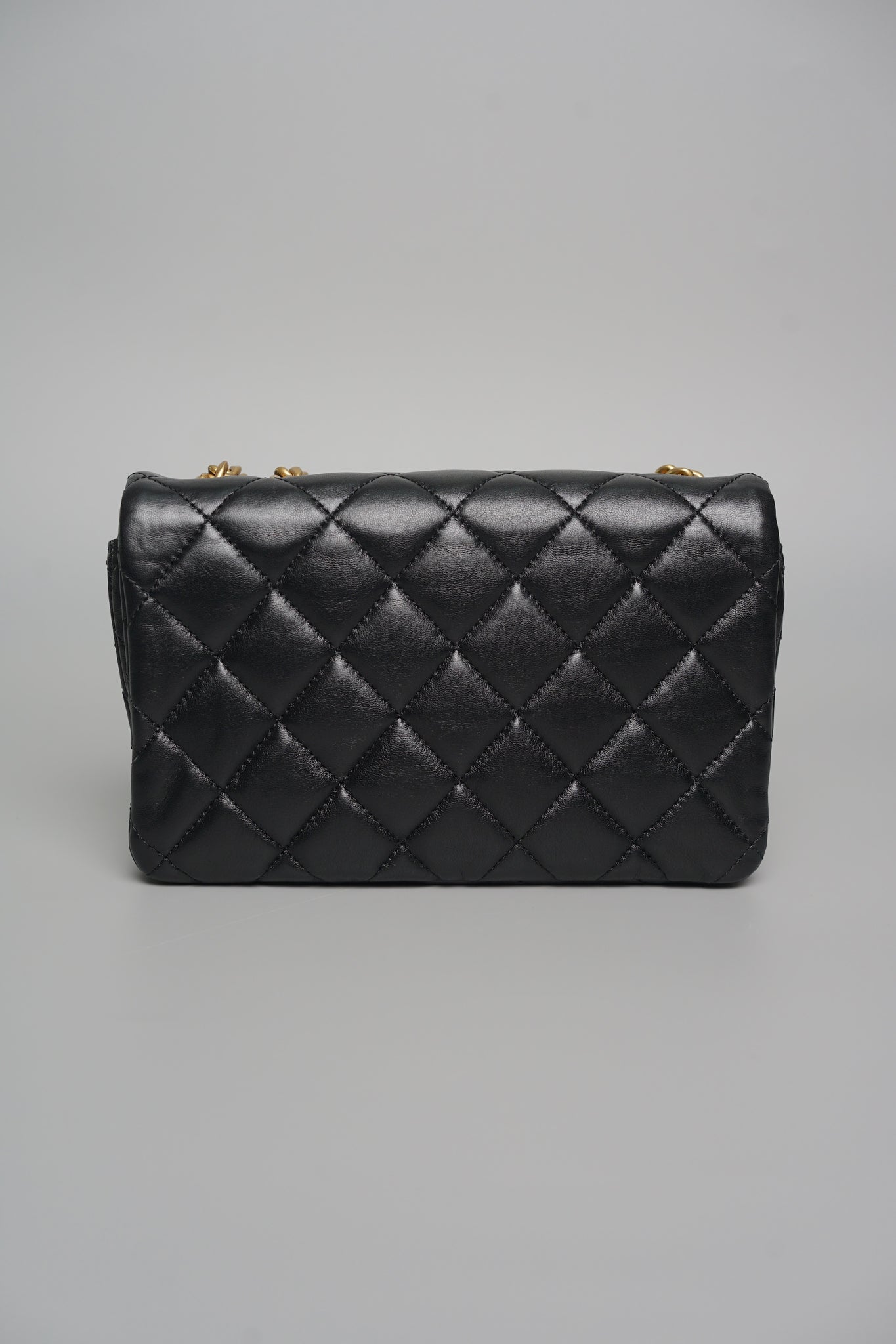 Chanel 22K Small Flap Bag in Black Lambskin Bghw