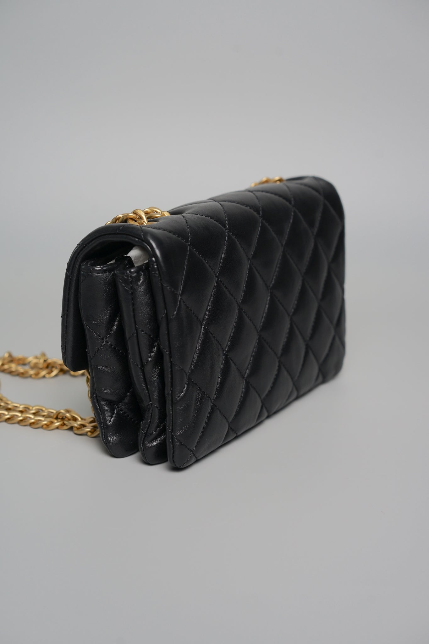 Chanel 22K Small Flap Bag in Black Lambskin Bghw