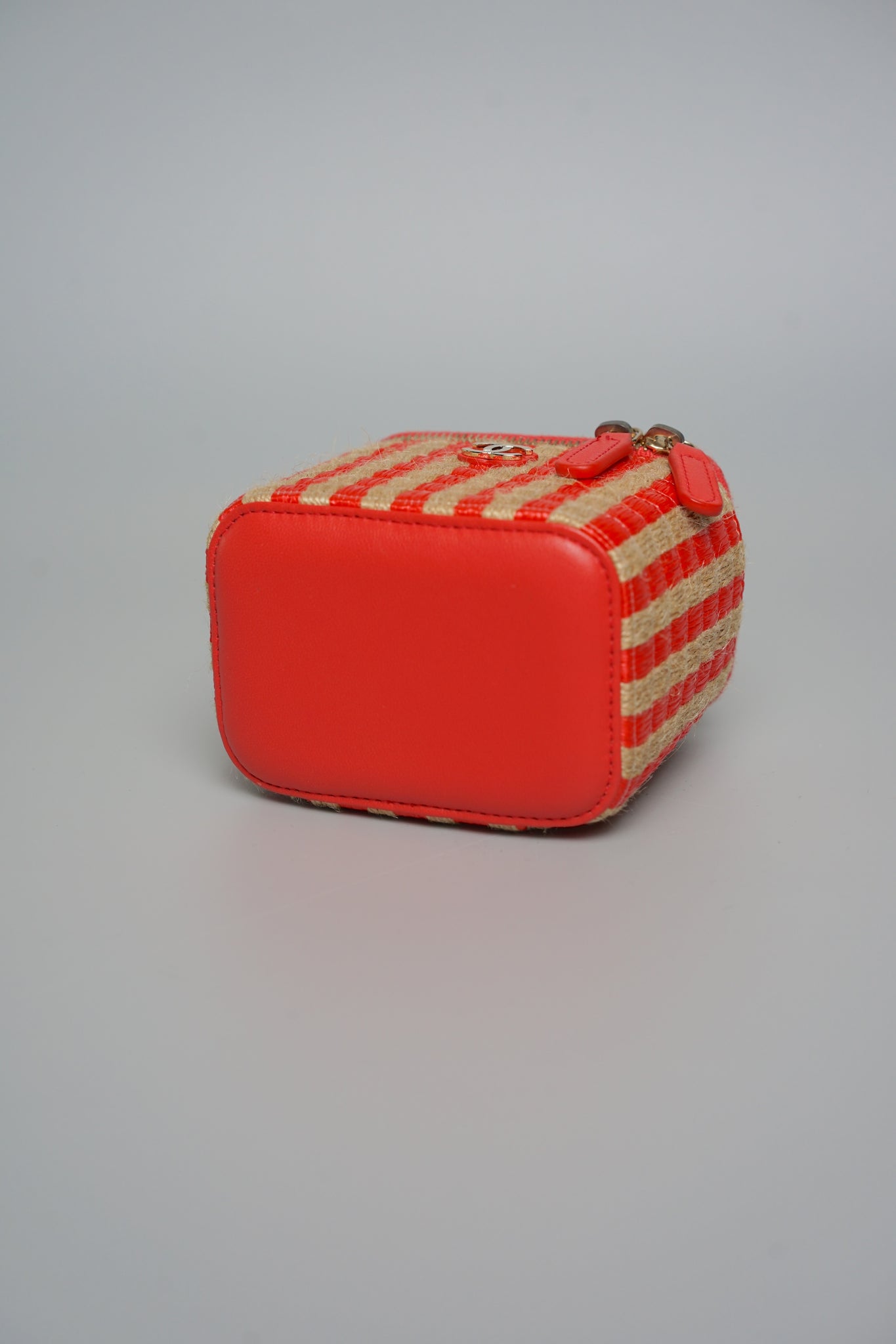 Chanel Vanity Raffia Jute Straw Chain Bag in Red/Beige Lghw
