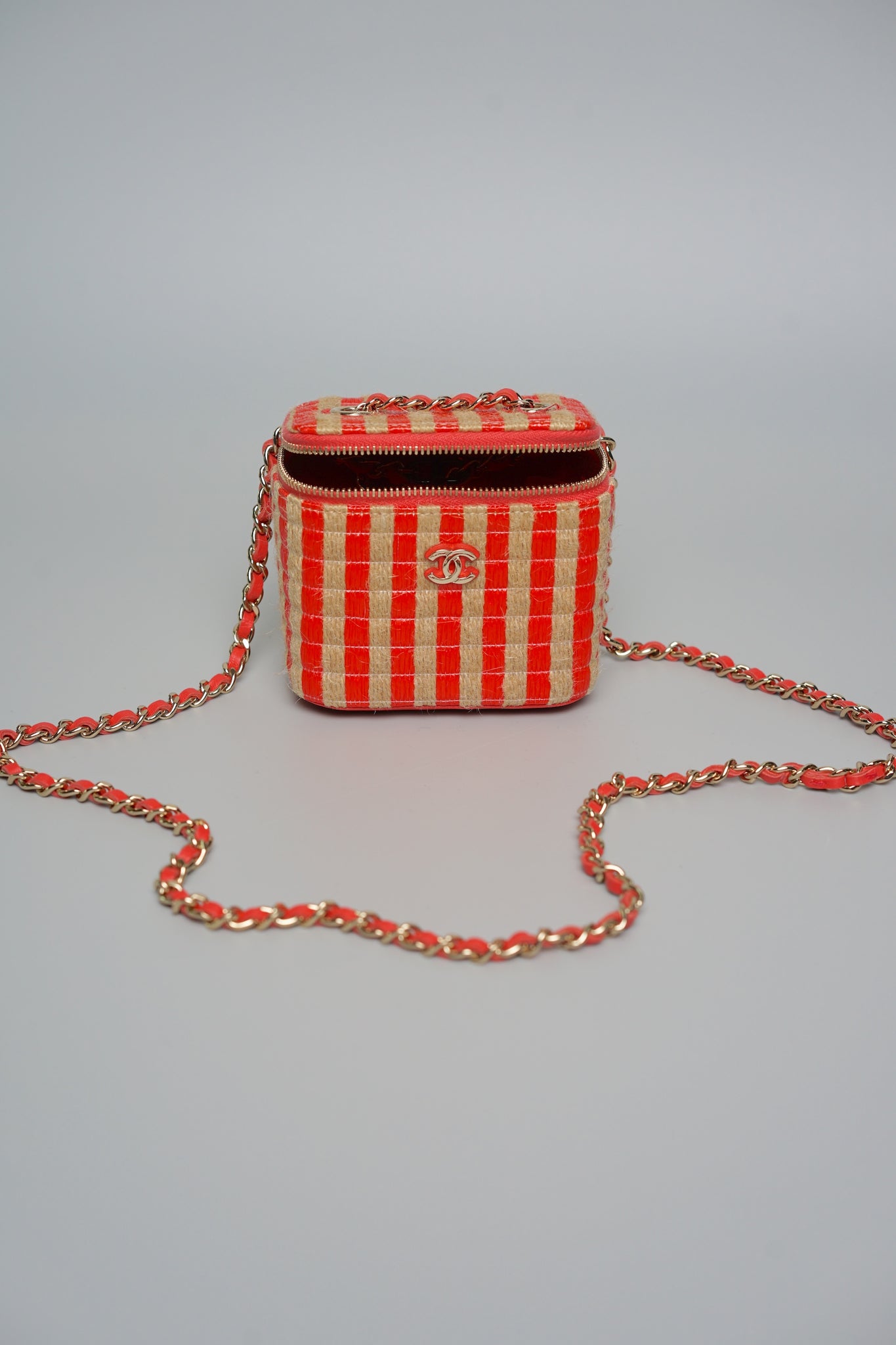 Chanel Vanity Raffia Jute Straw Chain Bag in Red/Beige Lghw