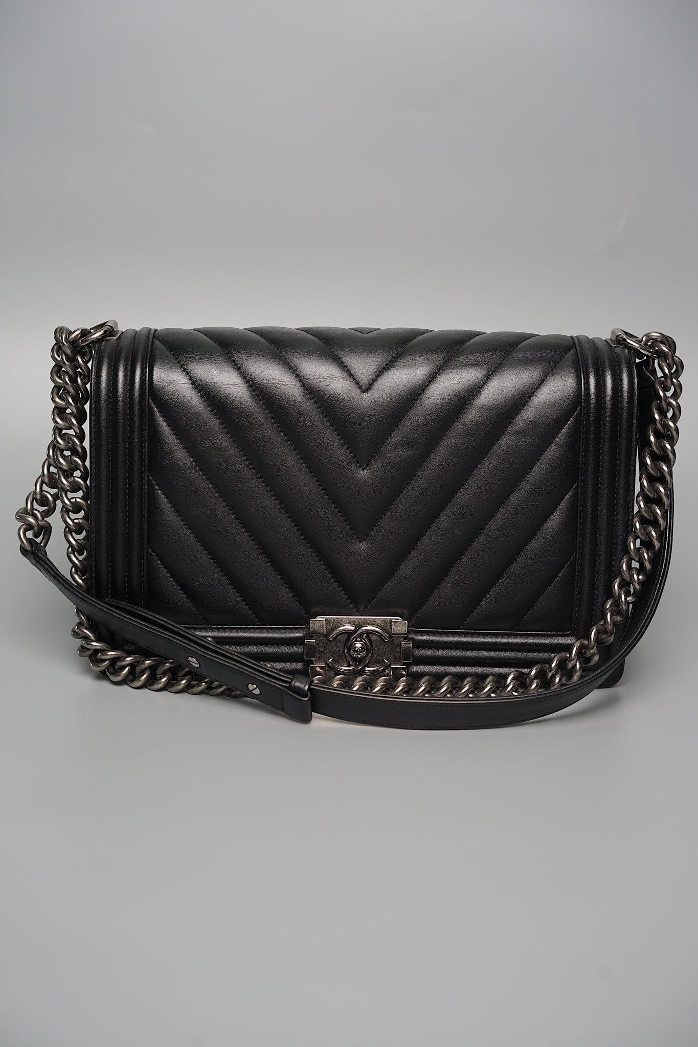 Boy Chanel New Medium in Chevron Lambskin