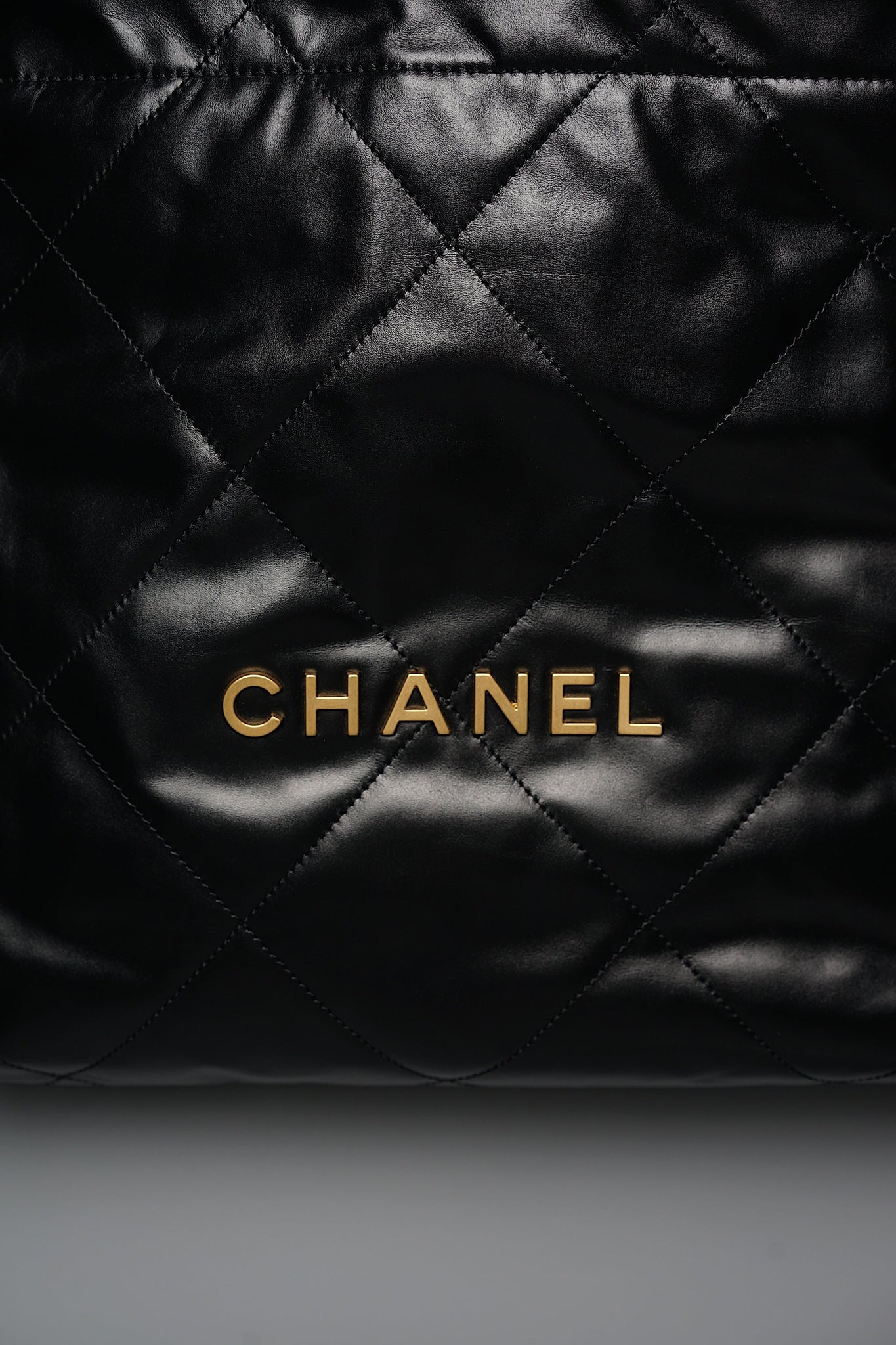 Chanel 22 Small in Black Ghw (Brand New)