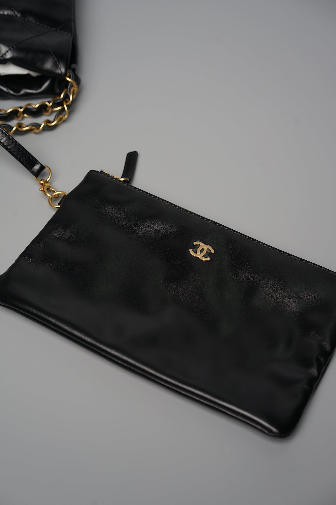 Chanel 22 Small in Black Ghw (Brand New)