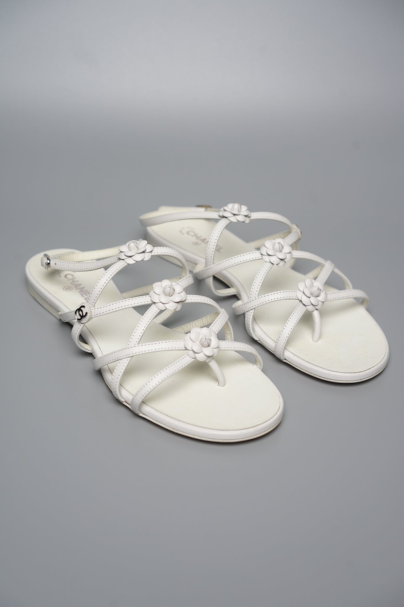 Chanel Interlocking CC Logo Camellia Sandal in White Size 38C