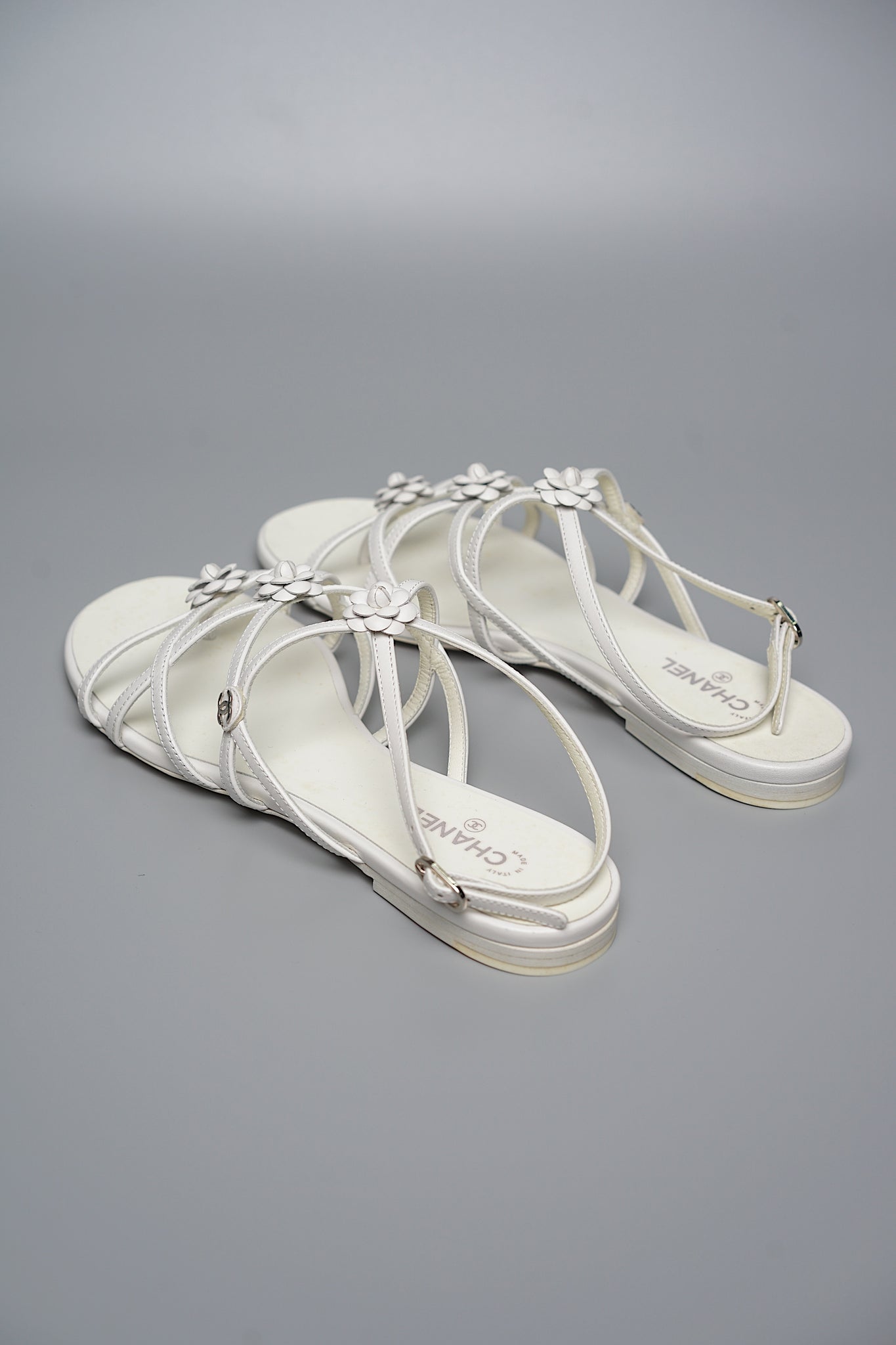 Chanel Interlocking CC Logo Camellia Sandal in White Size 38C
