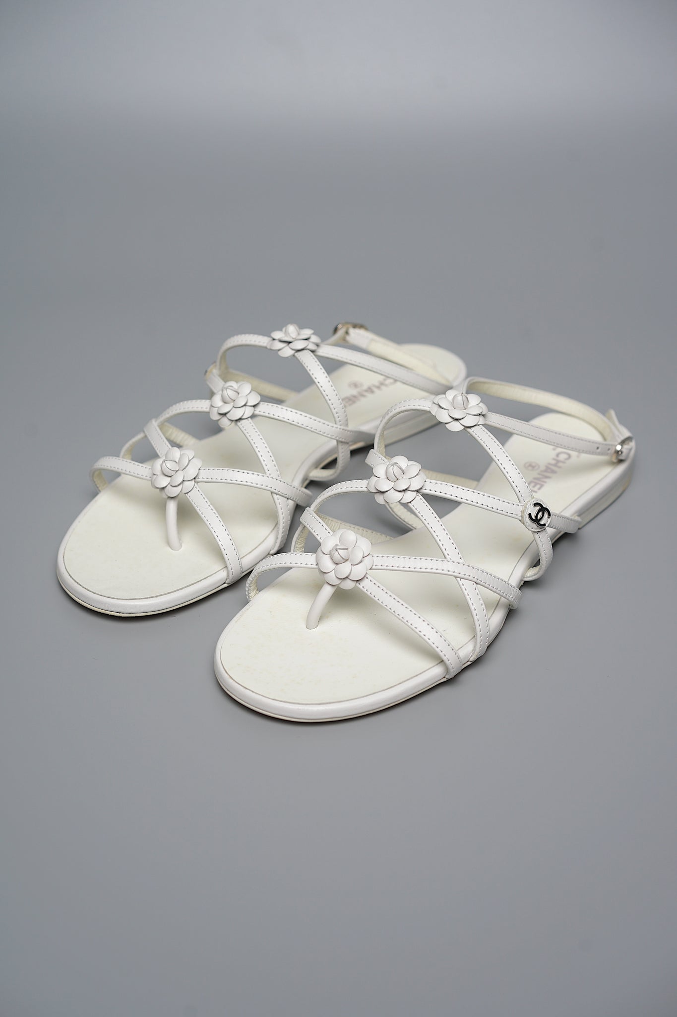 Chanel Interlocking CC Logo Camellia Sandal in White Size 38C