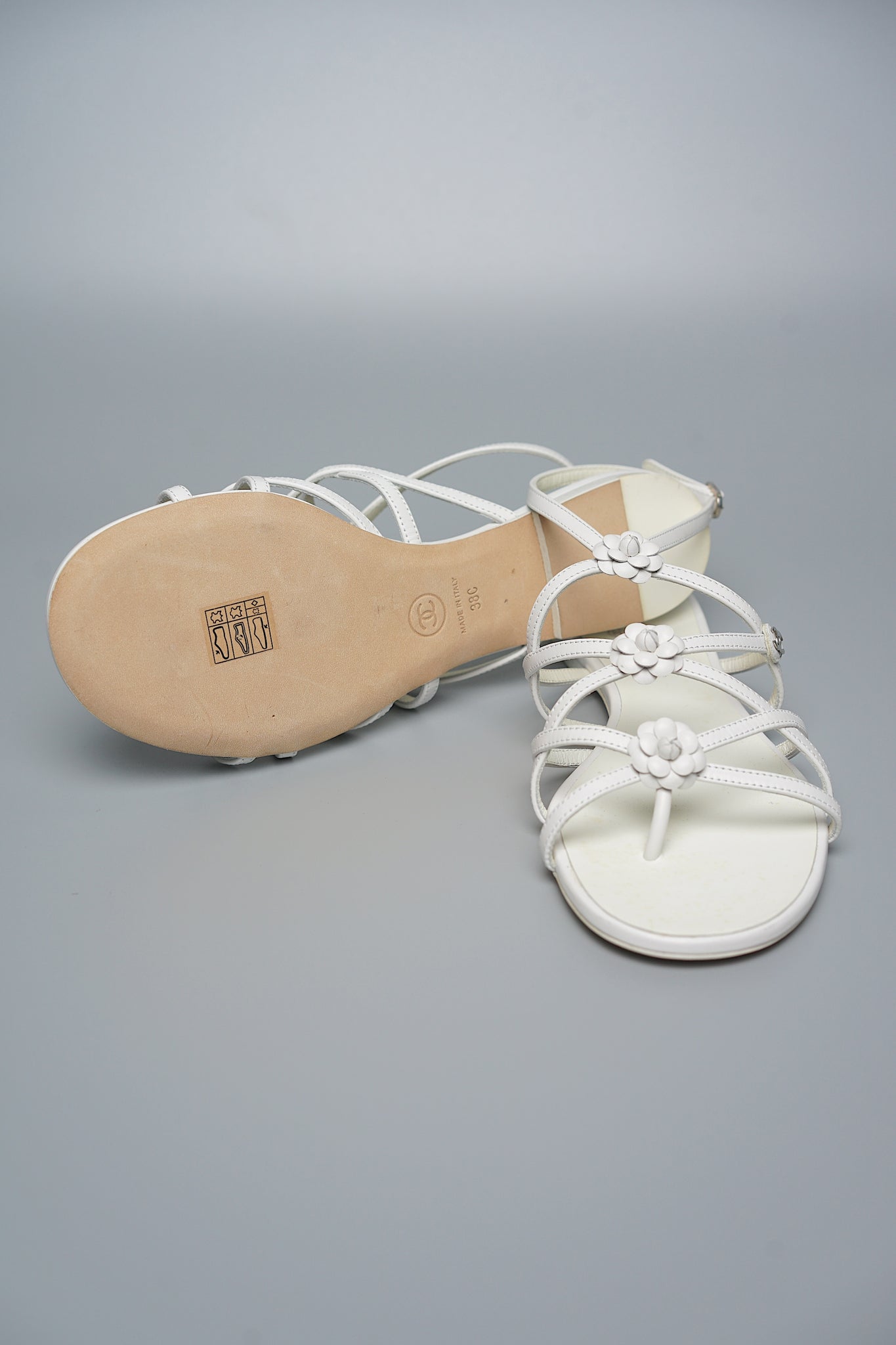 Chanel Interlocking CC Logo Camellia Sandal in White Size 38C