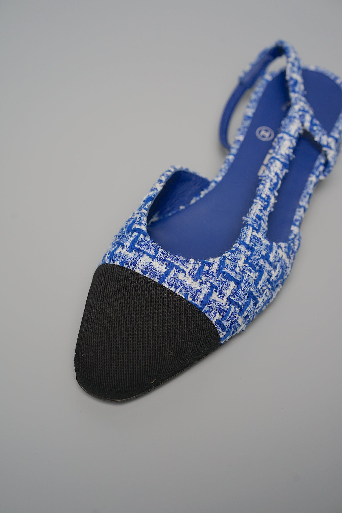 Chanel Cap Toe CC Slingback Flat in Blue Tweed Size 38C
