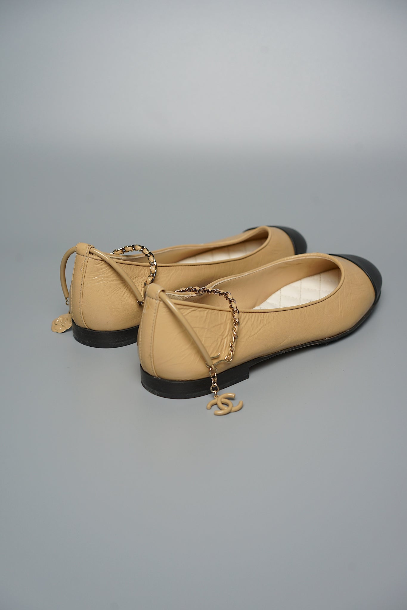 Chanel 23C Ballerinas in Beige/Black Size 38