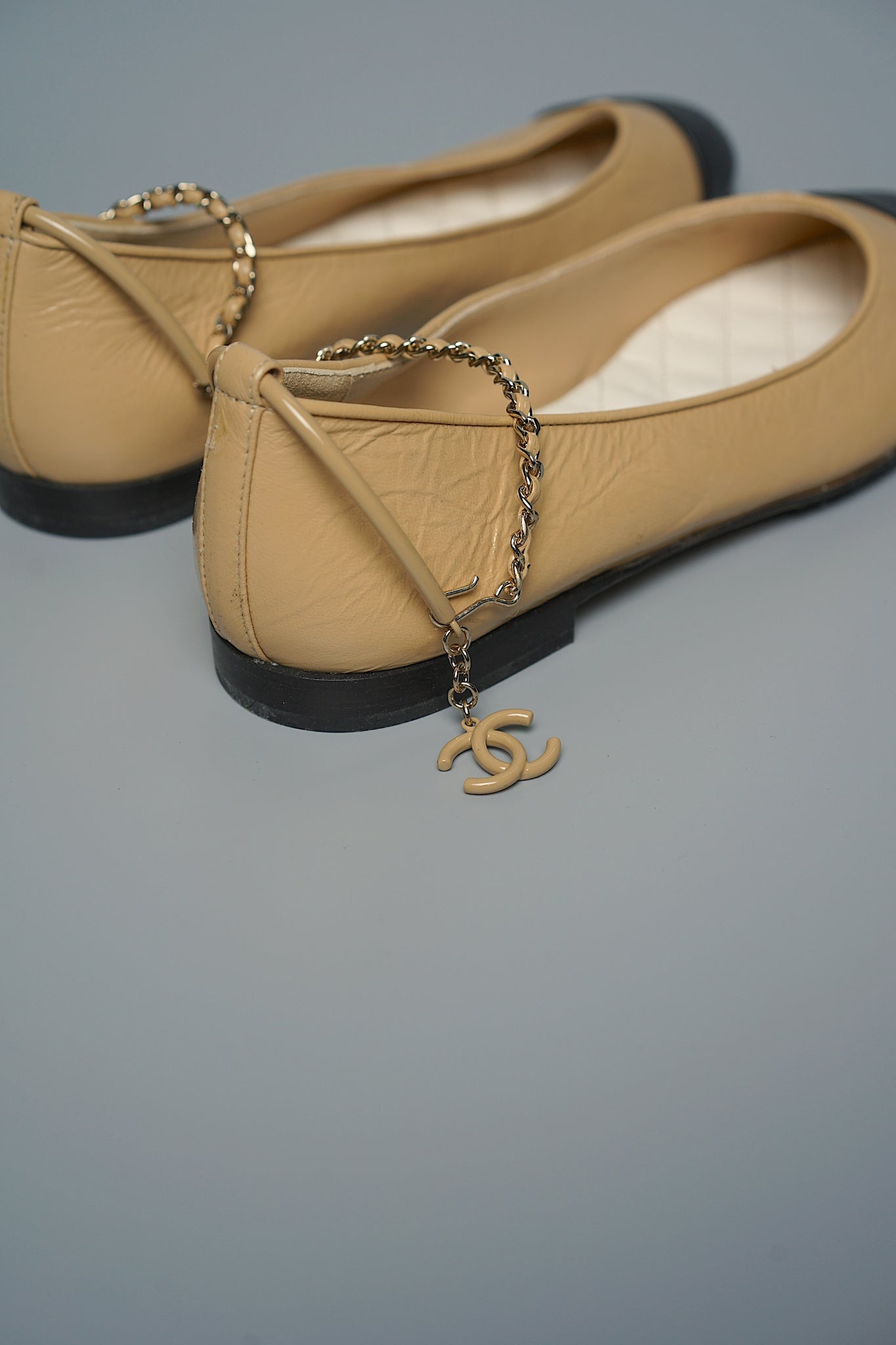 Chanel 23C Ballerinas in Beige/Black Size 38