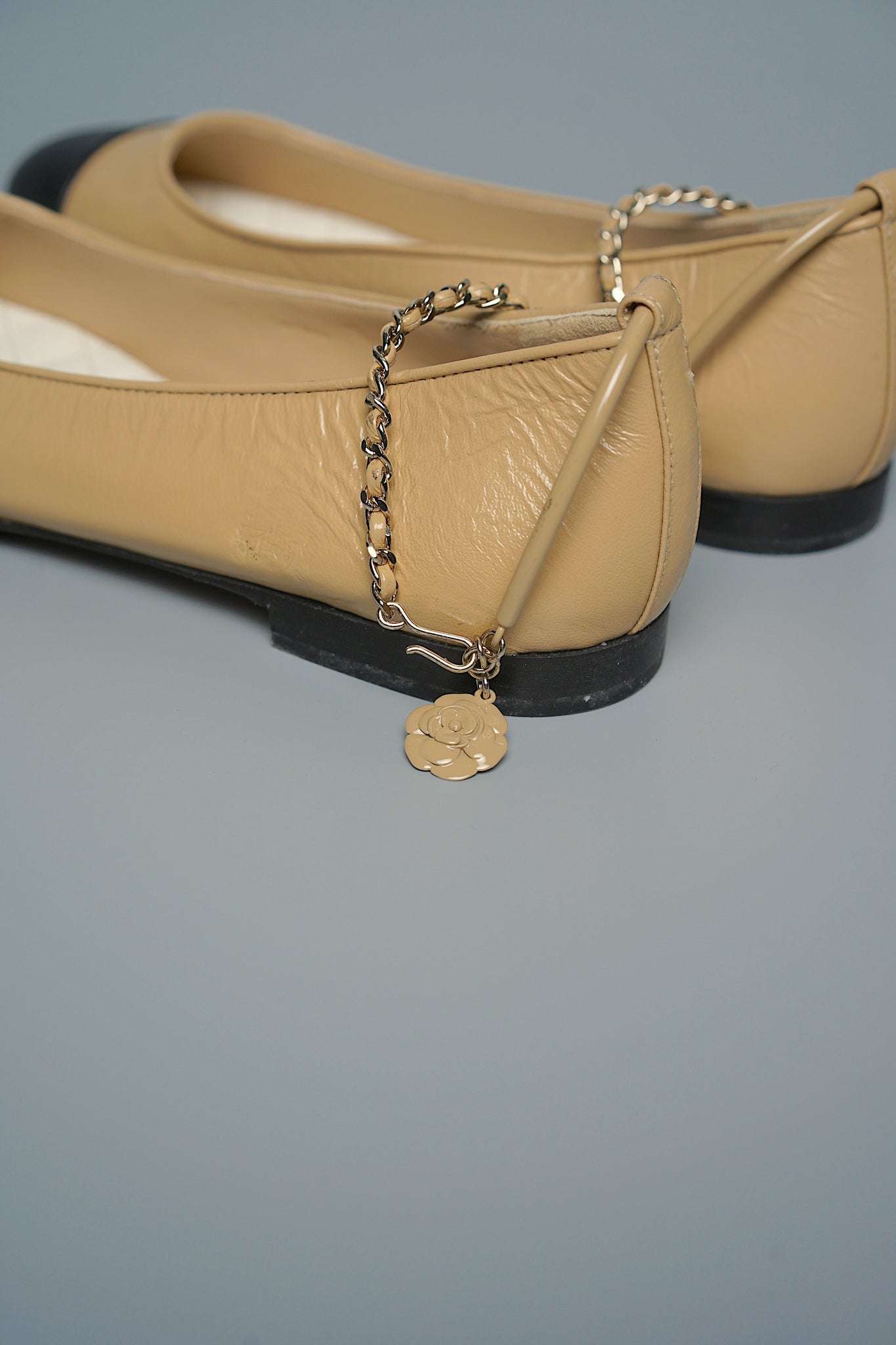 Chanel 23C Ballerinas in Beige/Black Size 38