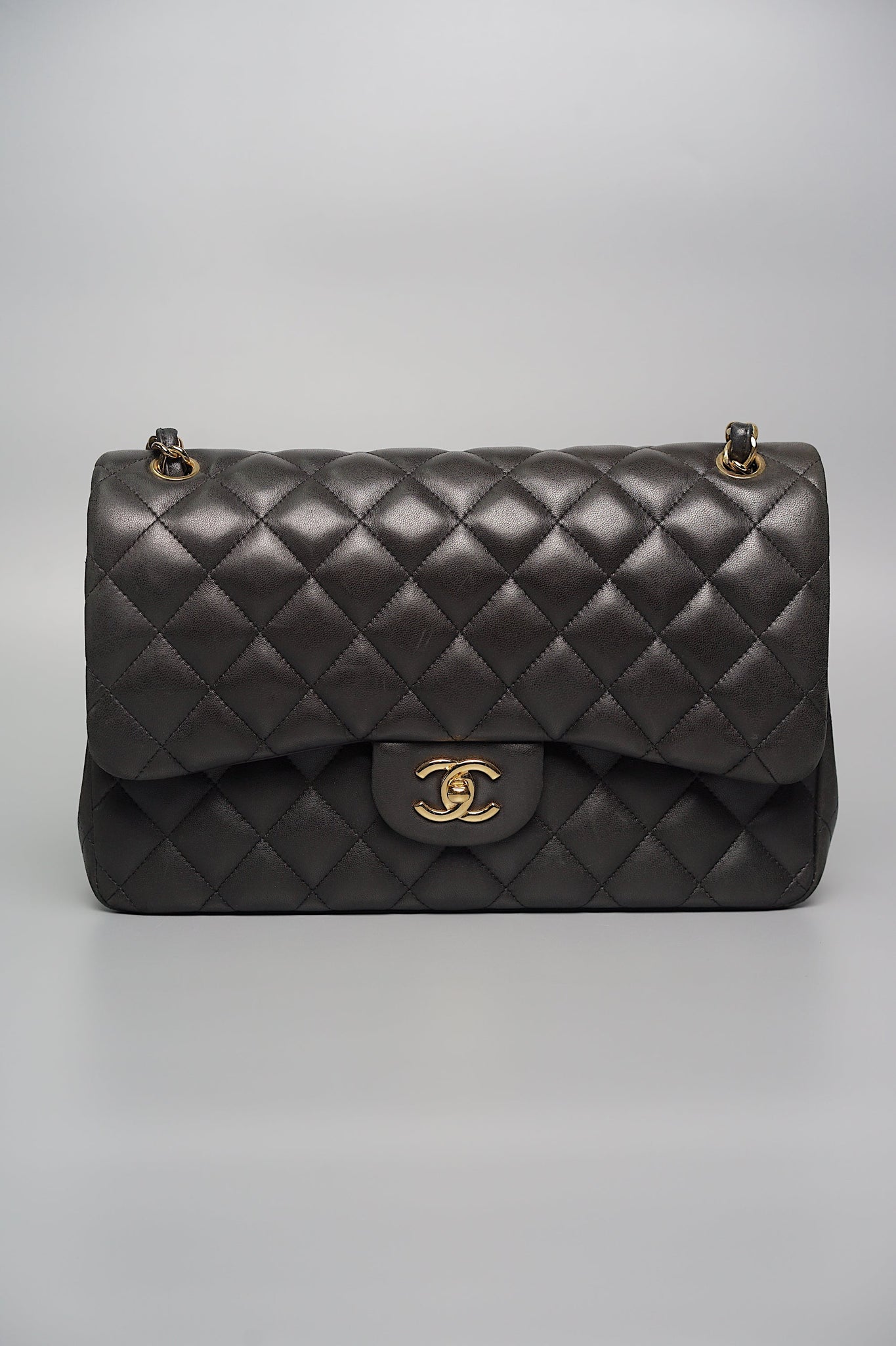 Chanel Jumbo Double Flap in Black Lambskin Ghw