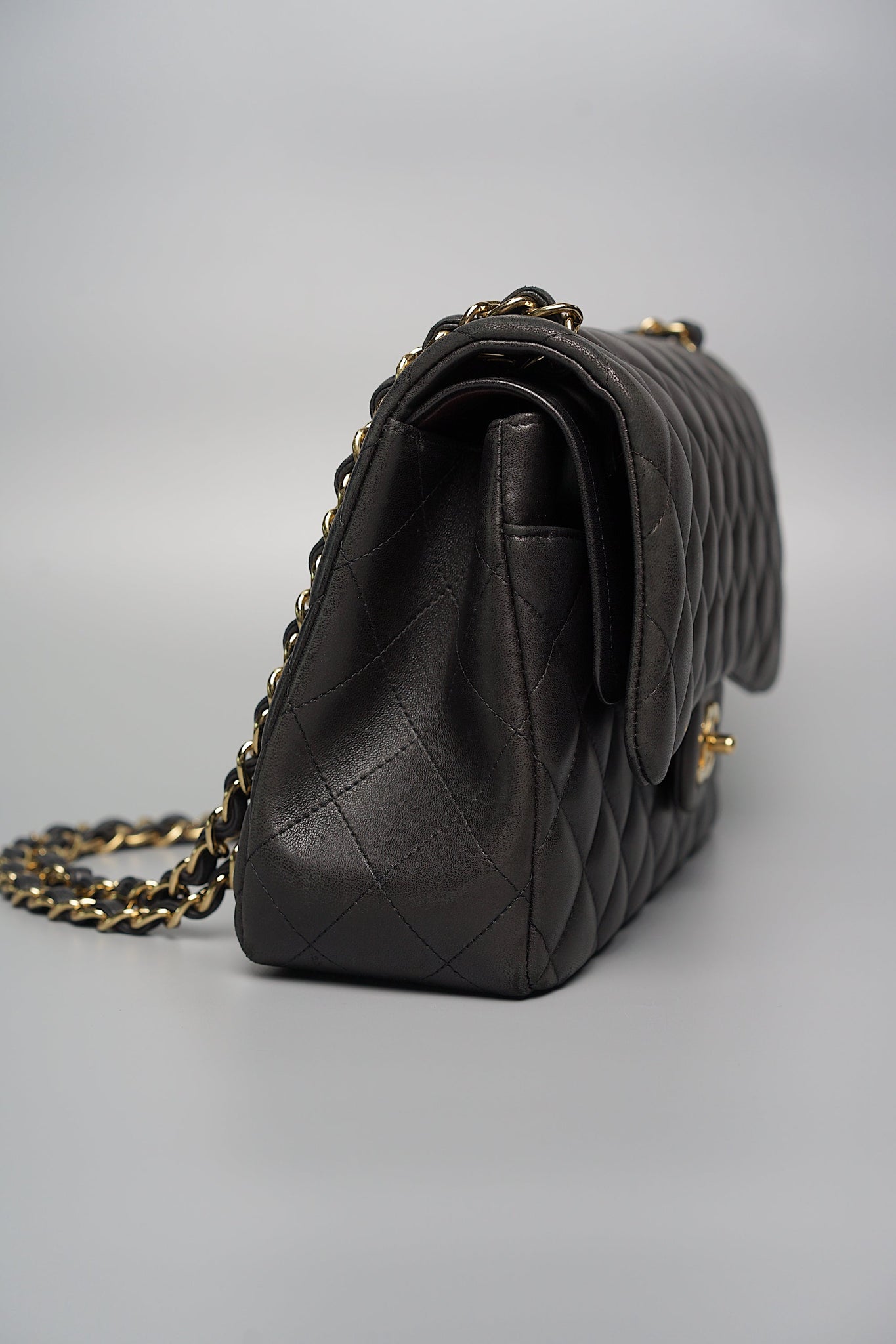 Chanel Jumbo Double Flap in Black Lambskin Ghw
