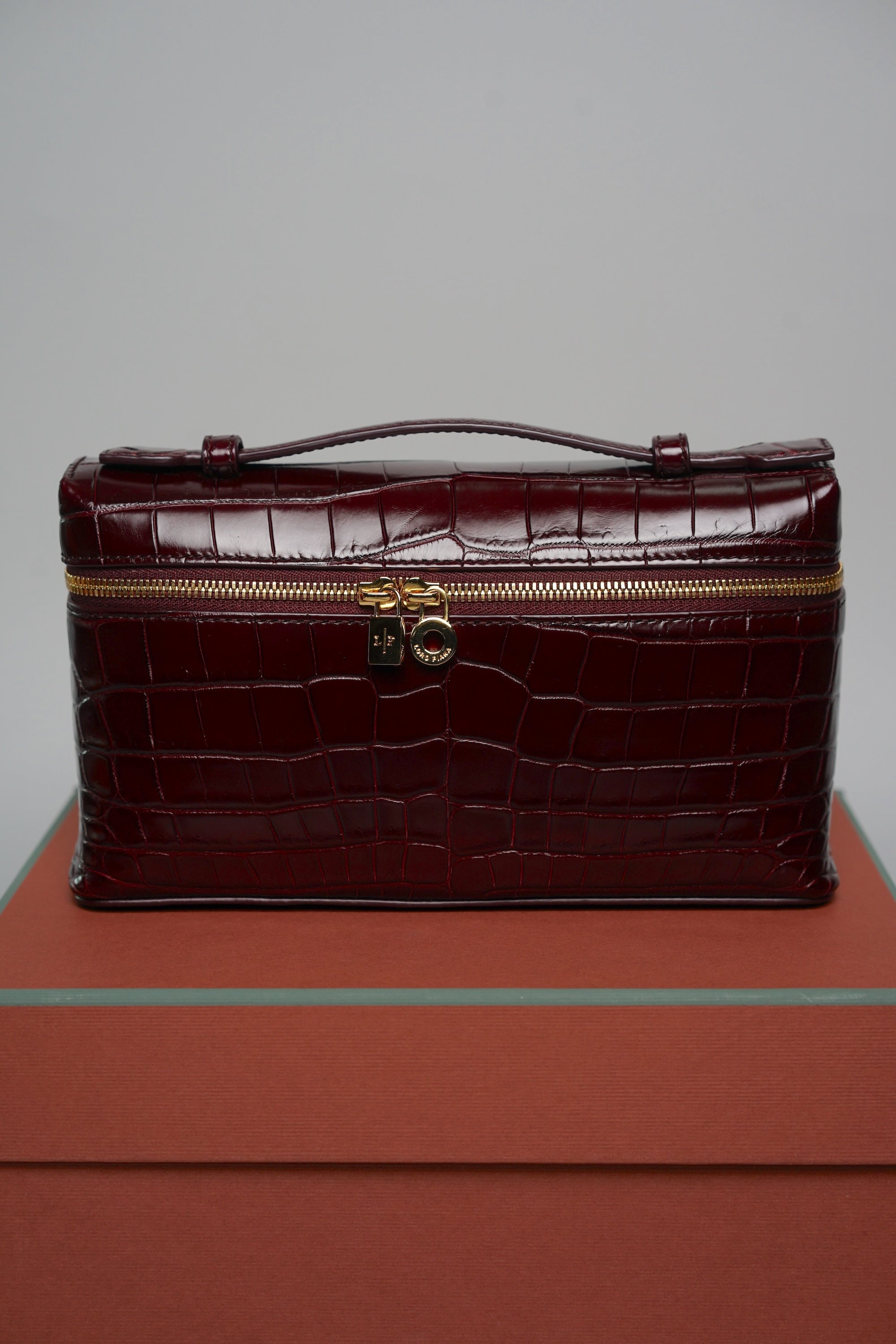 Loro Piana – BRANDPORTER