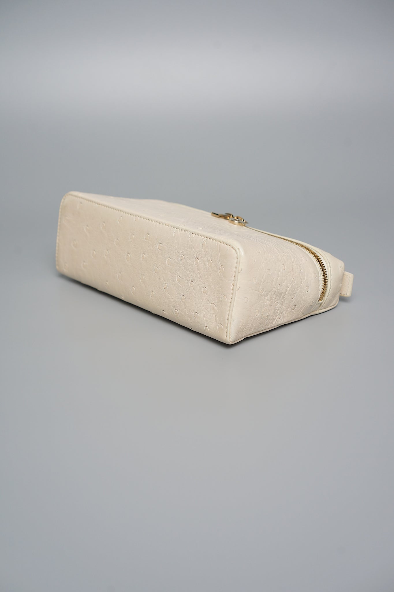 Loro Piana Extrapocket L19 in Ostrich Whisper White Ghw
