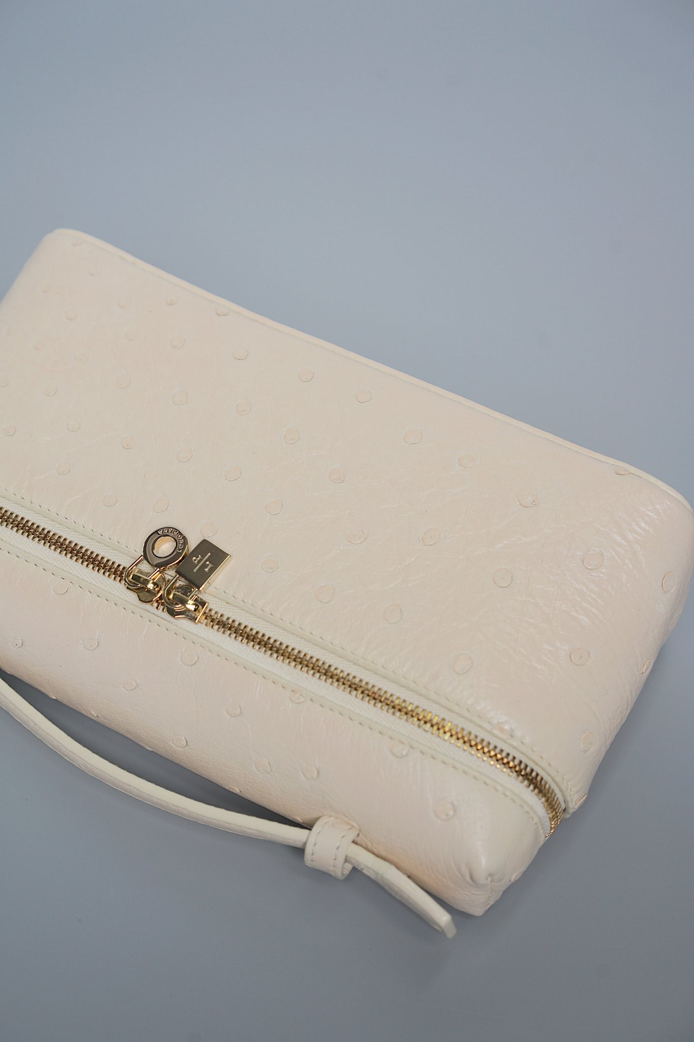 Loro Piana Extrapocket L19 in Ostrich Whisper White Ghw